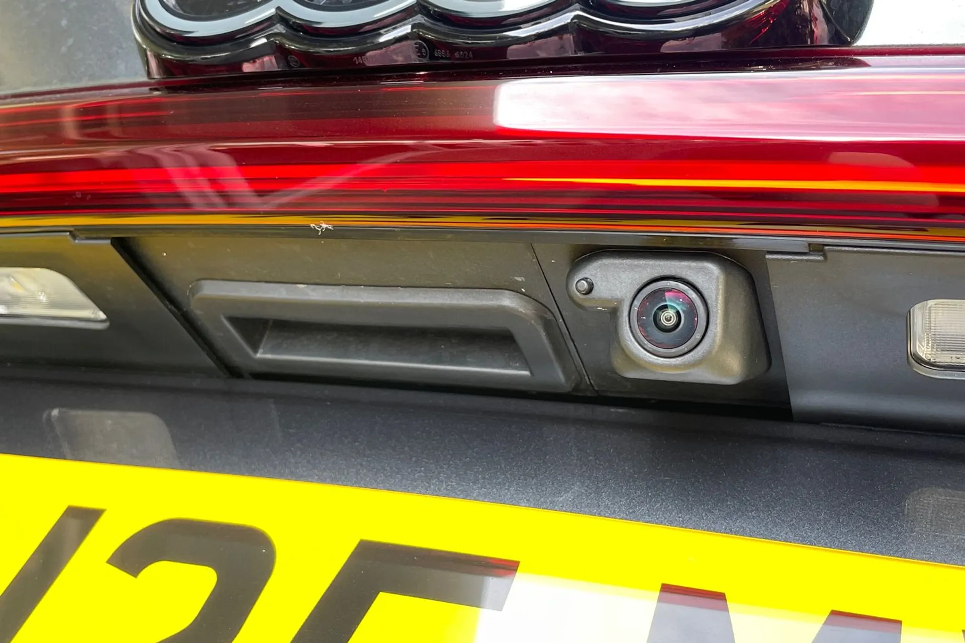 Audi A6 thumbnail image number 21