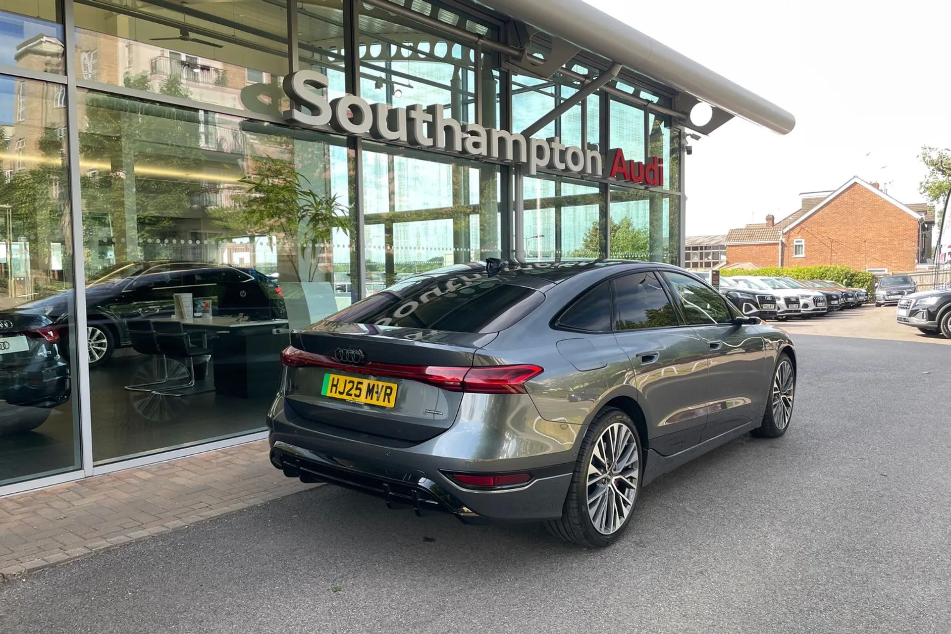 Audi A6 thumbnail image number 6