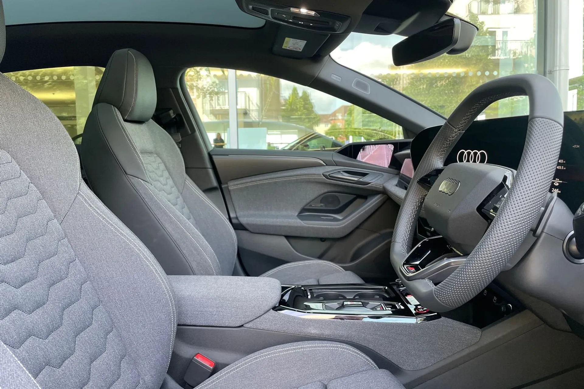 Audi A6 thumbnail image number 25