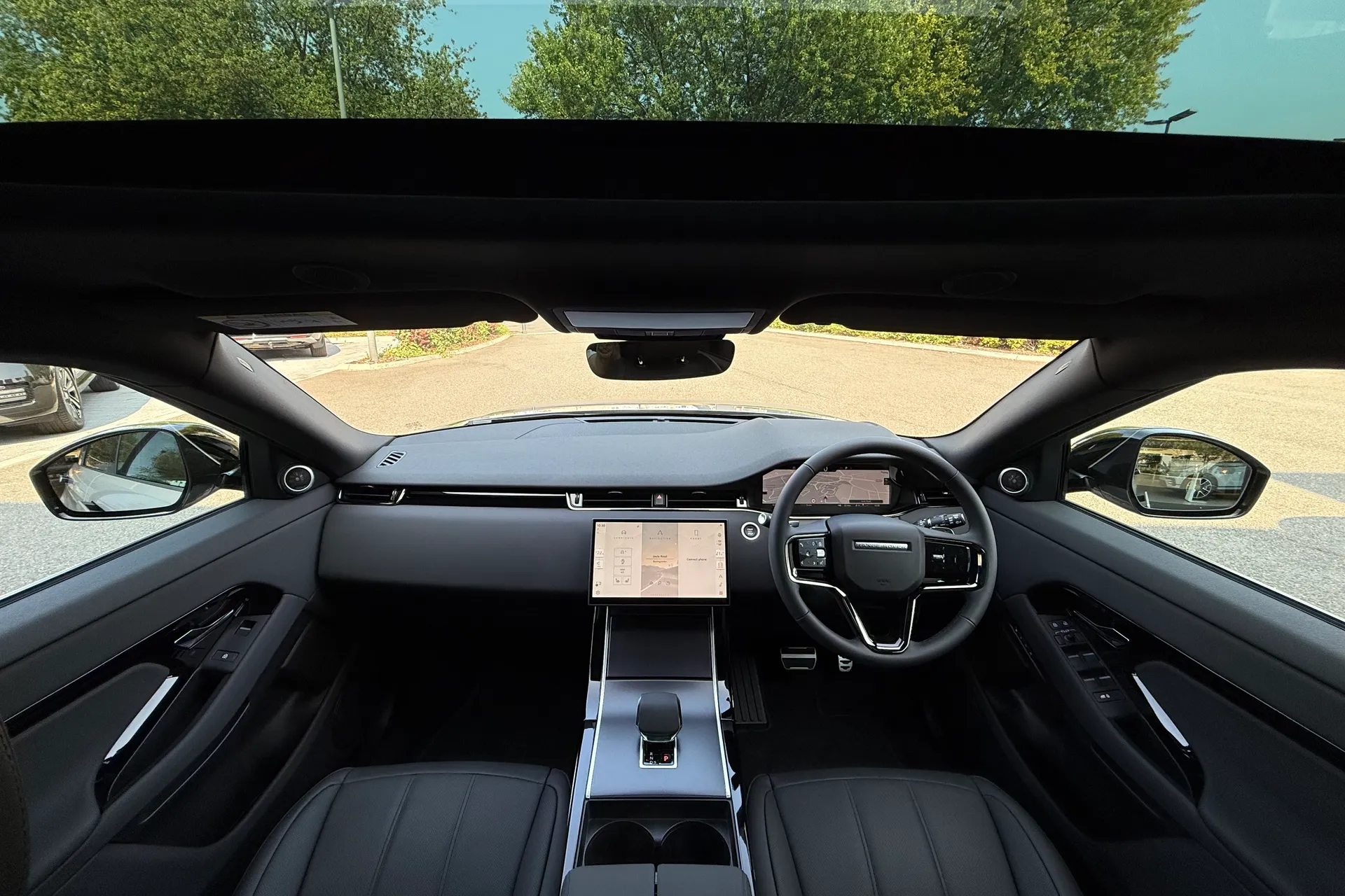 LAND ROVER RANGE ROVER EVOQUE thumbnail image number 3