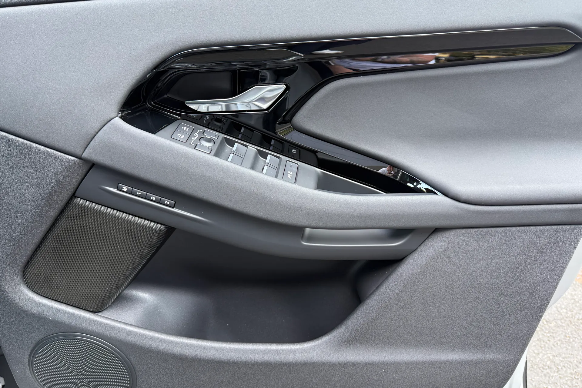 LAND ROVER RANGE ROVER EVOQUE thumbnail image number 52