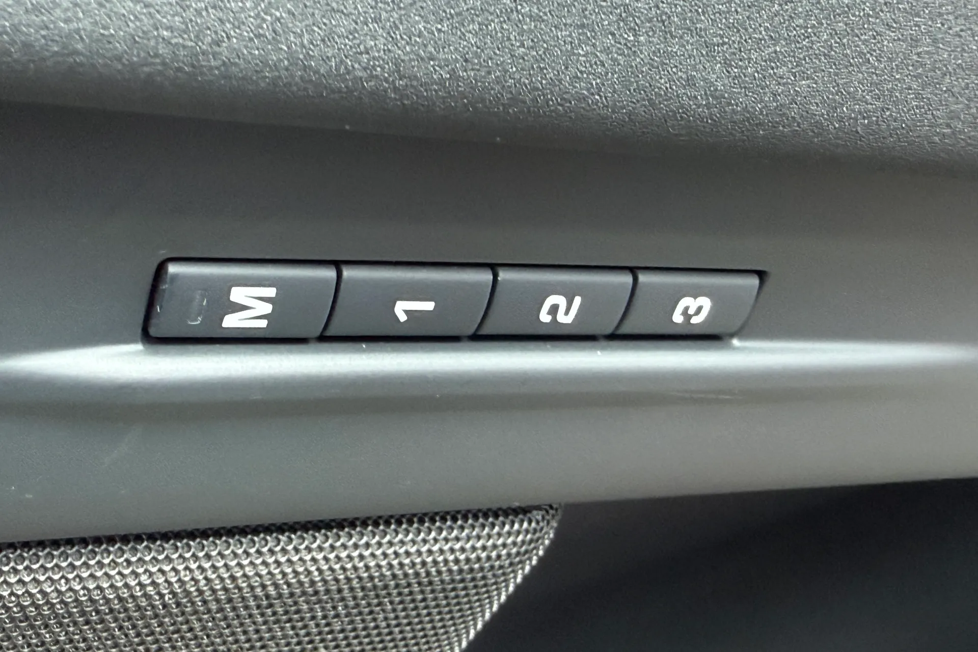 LAND ROVER RANGE ROVER EVOQUE thumbnail image number 53