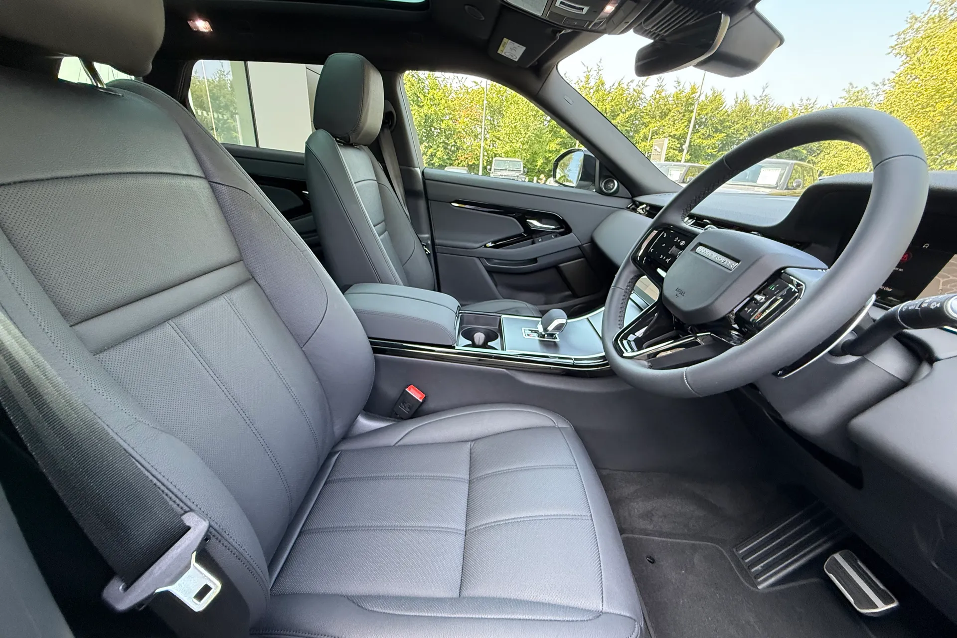 LAND ROVER RANGE ROVER EVOQUE thumbnail image number 9