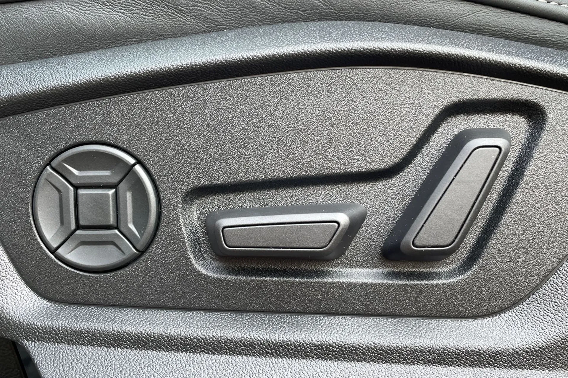 Audi Q8 thumbnail image number 30