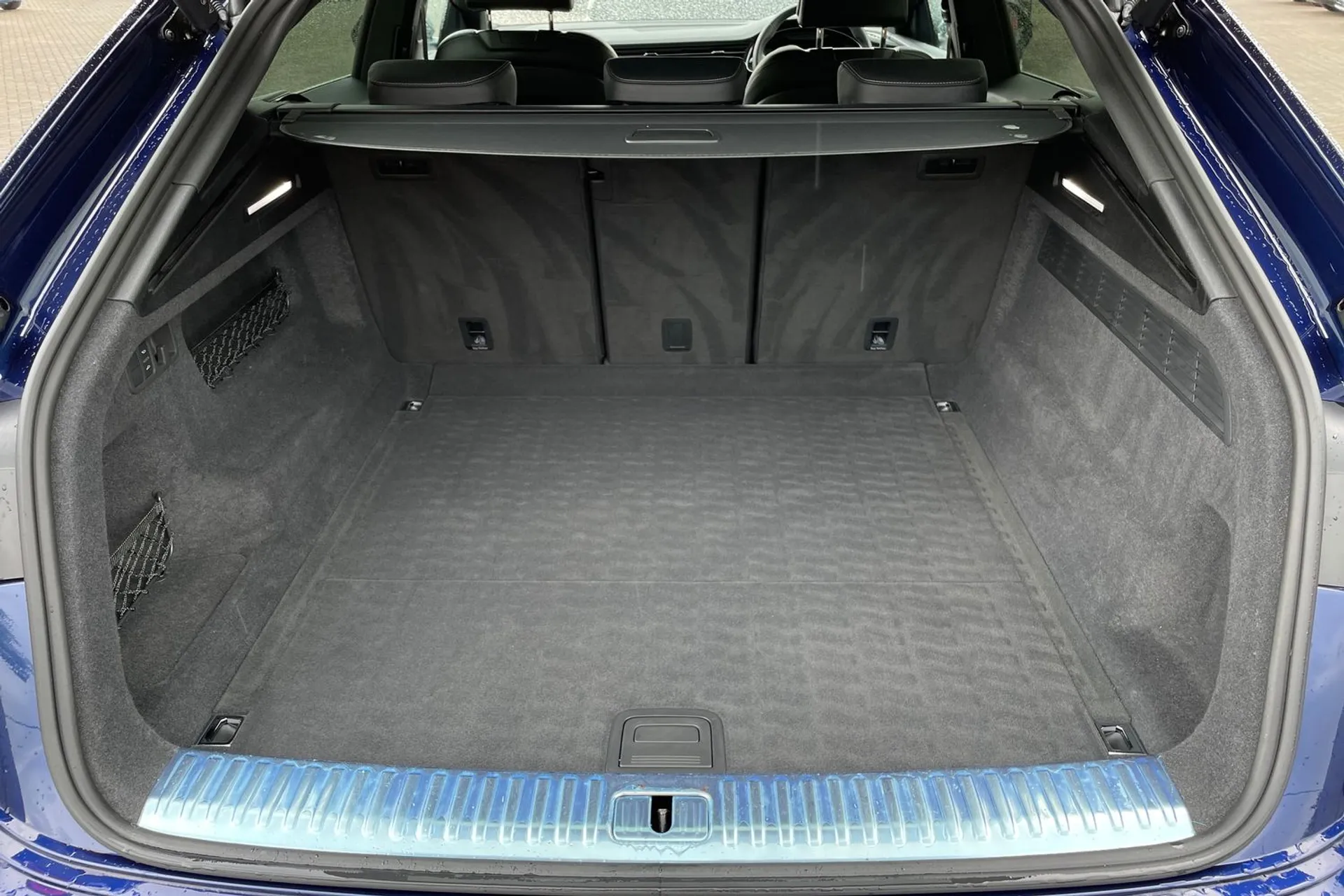 Audi Q8 thumbnail image number 31