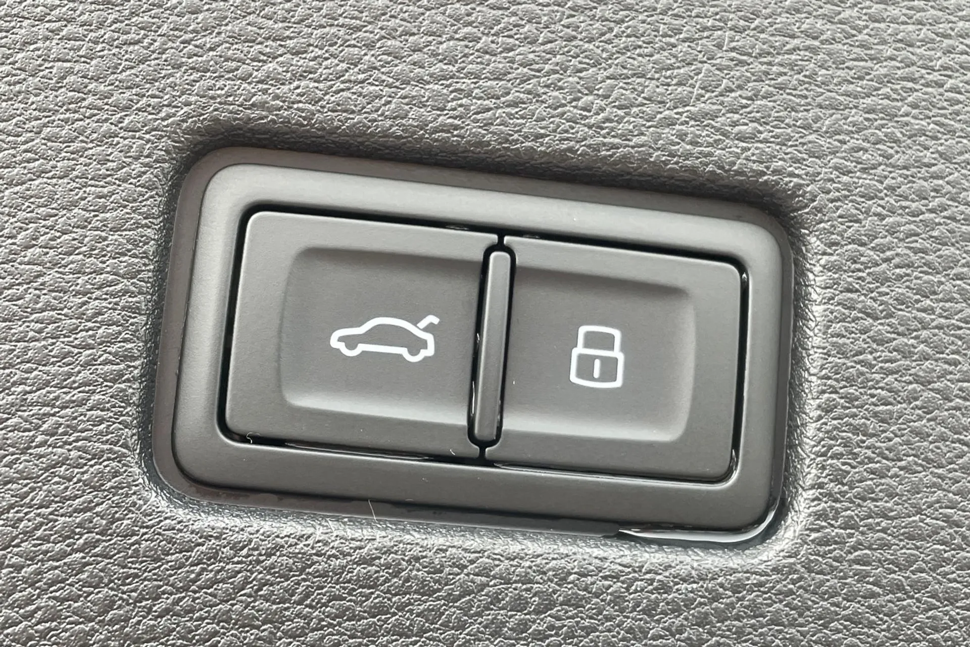 Audi Q8 thumbnail image number 33