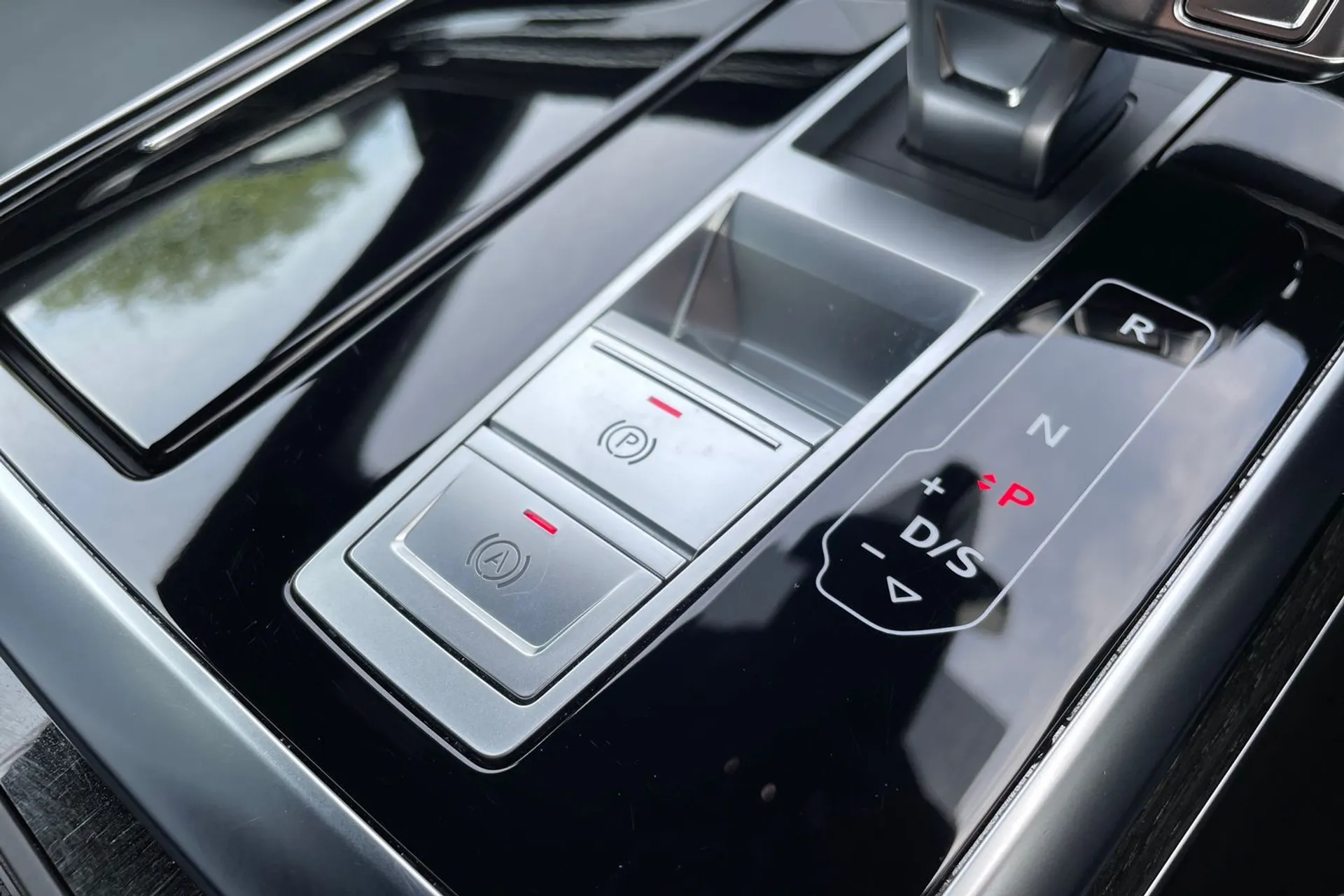 Audi Q8 thumbnail image number 36