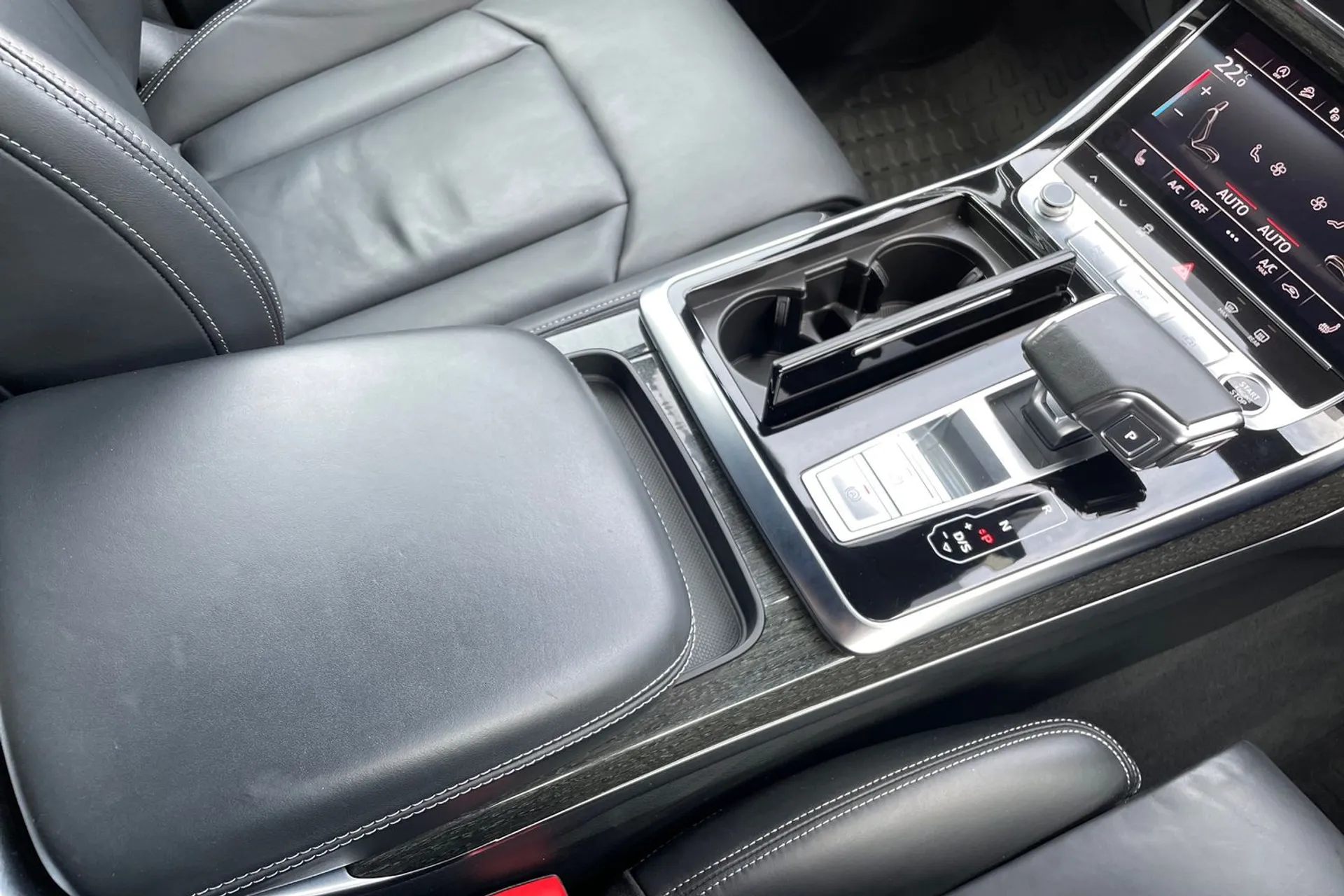 Audi Q8 thumbnail image number 35