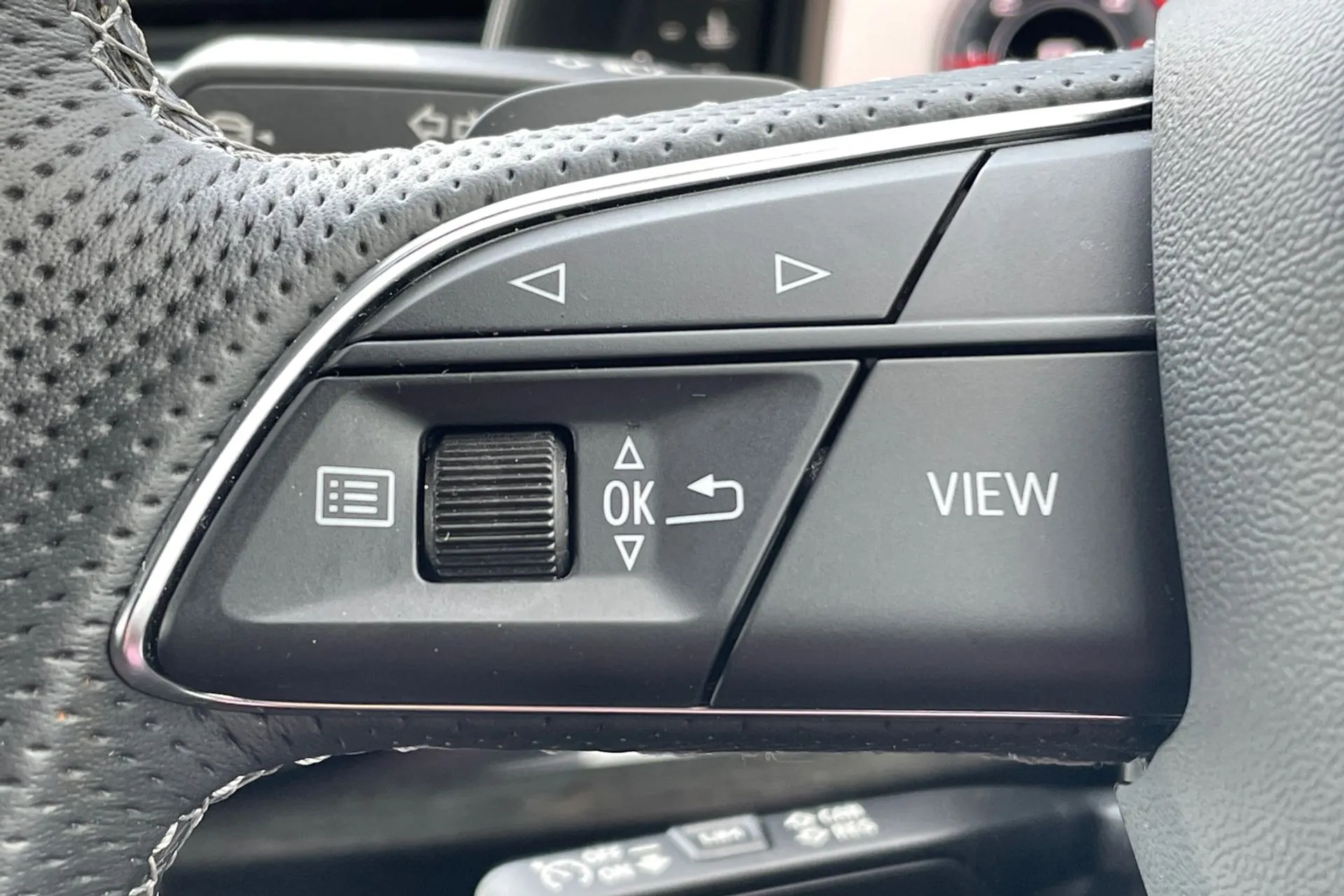 Audi Q8 thumbnail image number 20