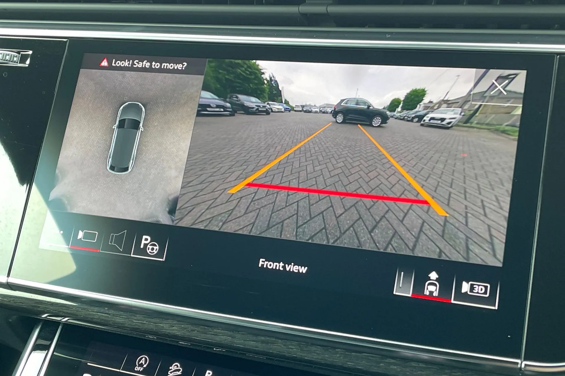 Audi Q8 thumbnail image number 9