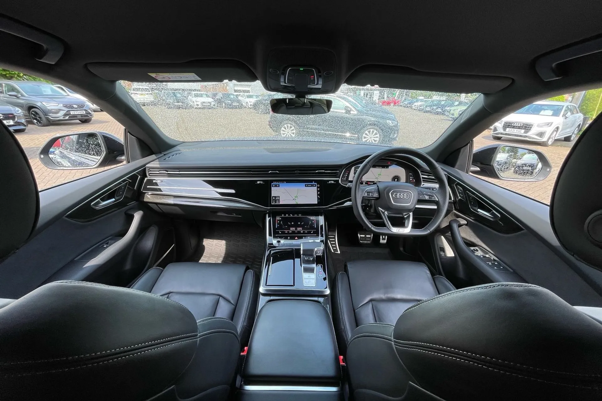 Audi Q8 thumbnail image number 3