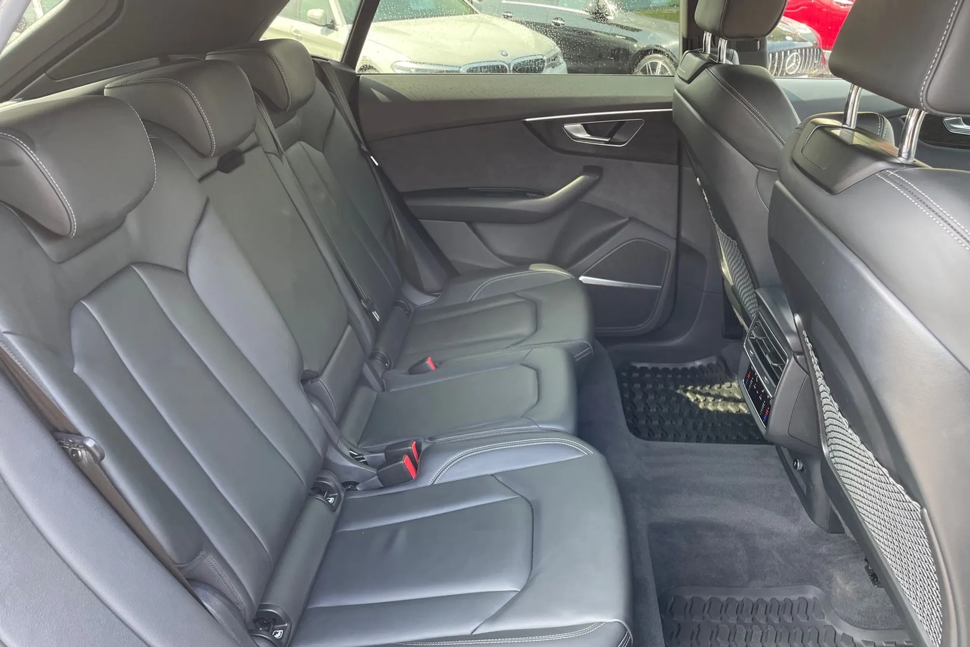 Audi Q8 thumbnail image number 41