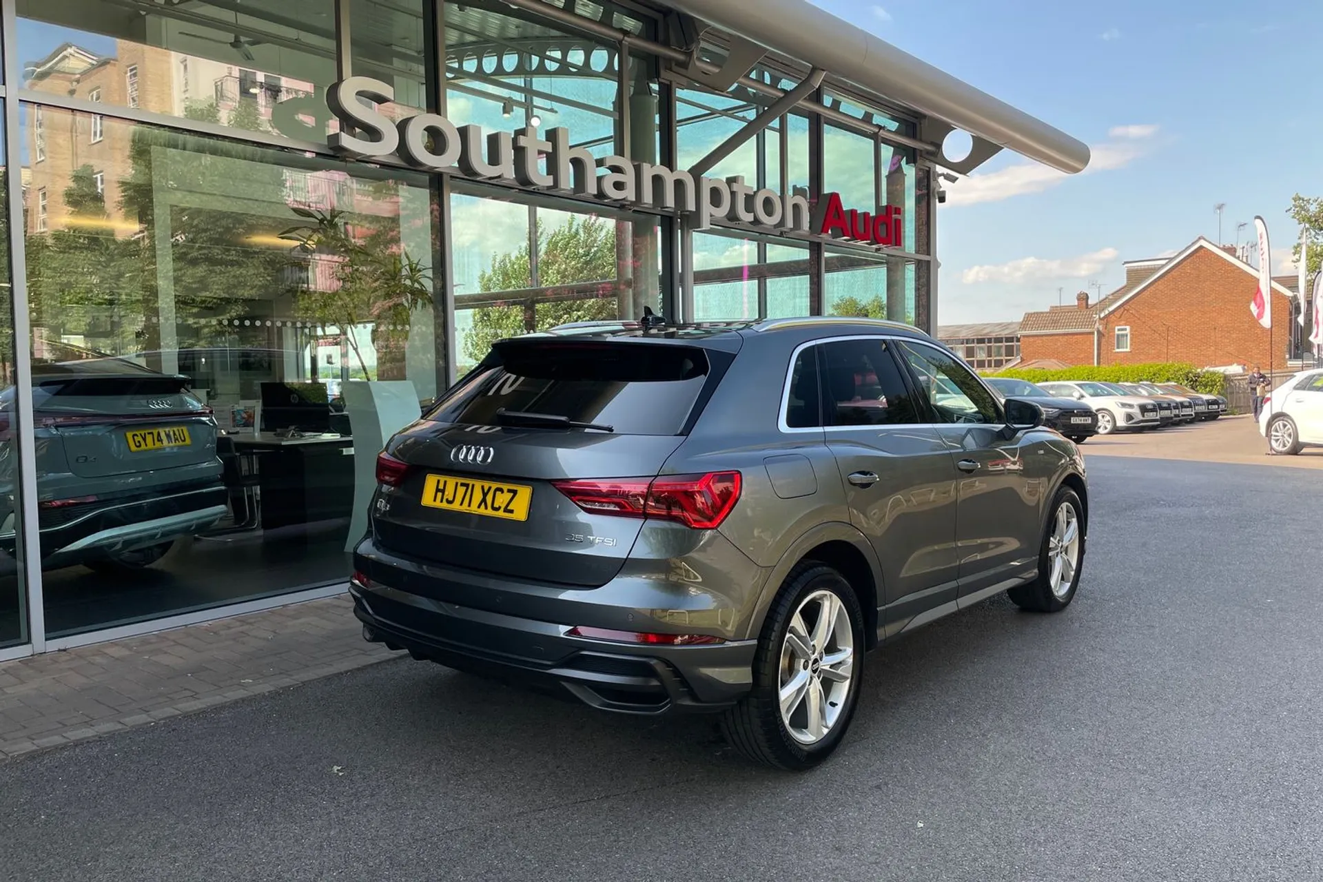 Audi Q3 thumbnail image number 5