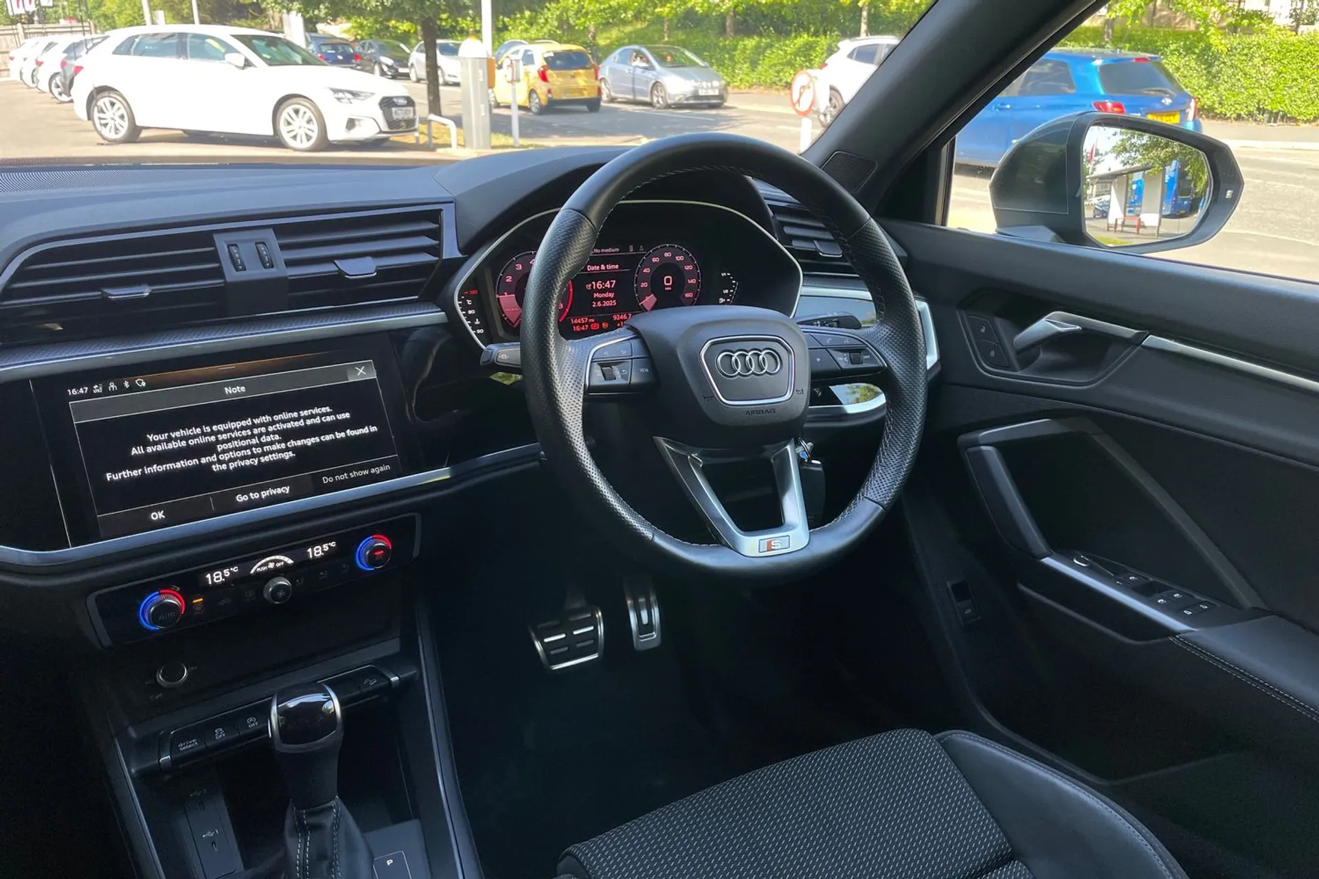 Audi Q3 thumbnail image number 32