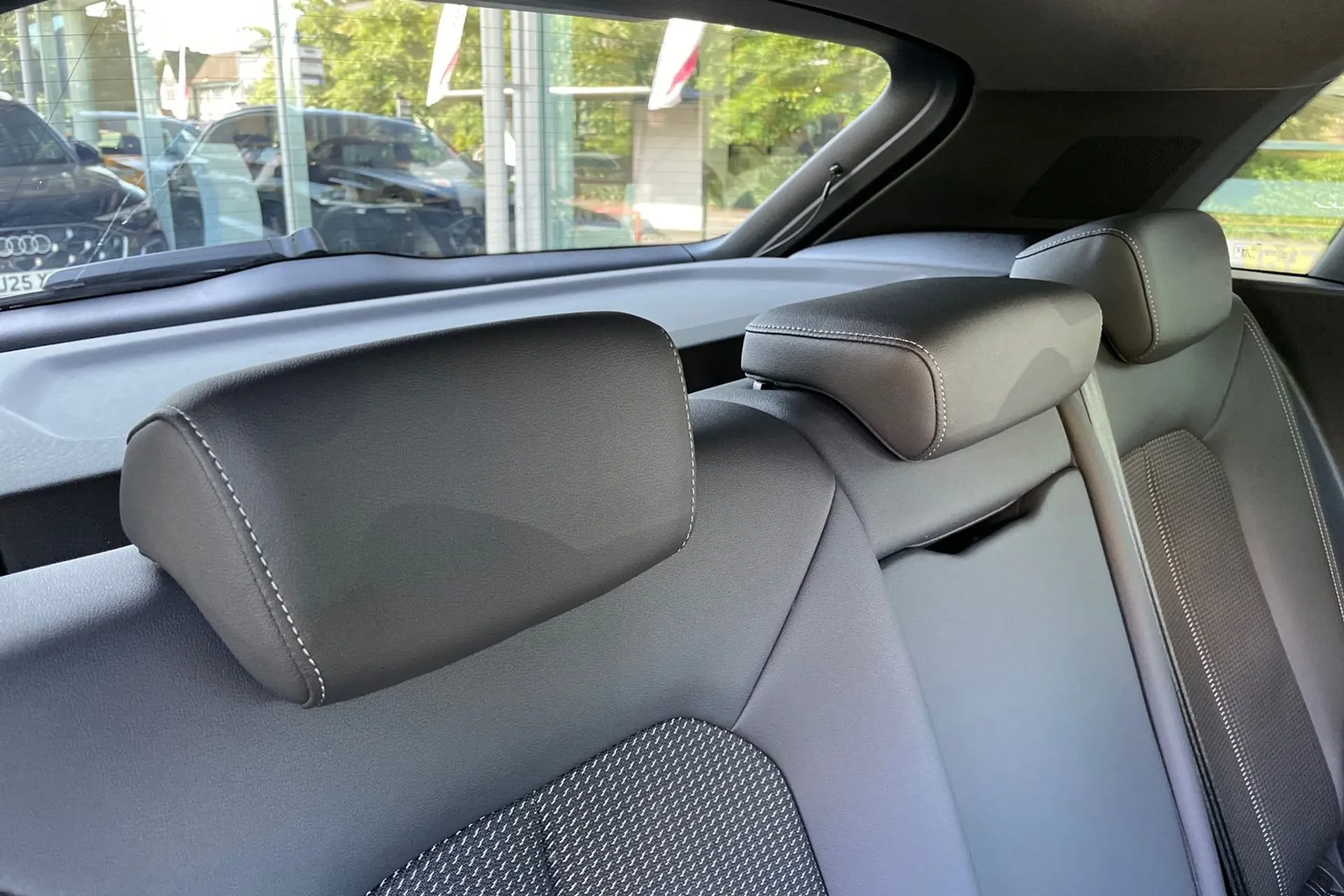 Audi Q3 thumbnail image number 50