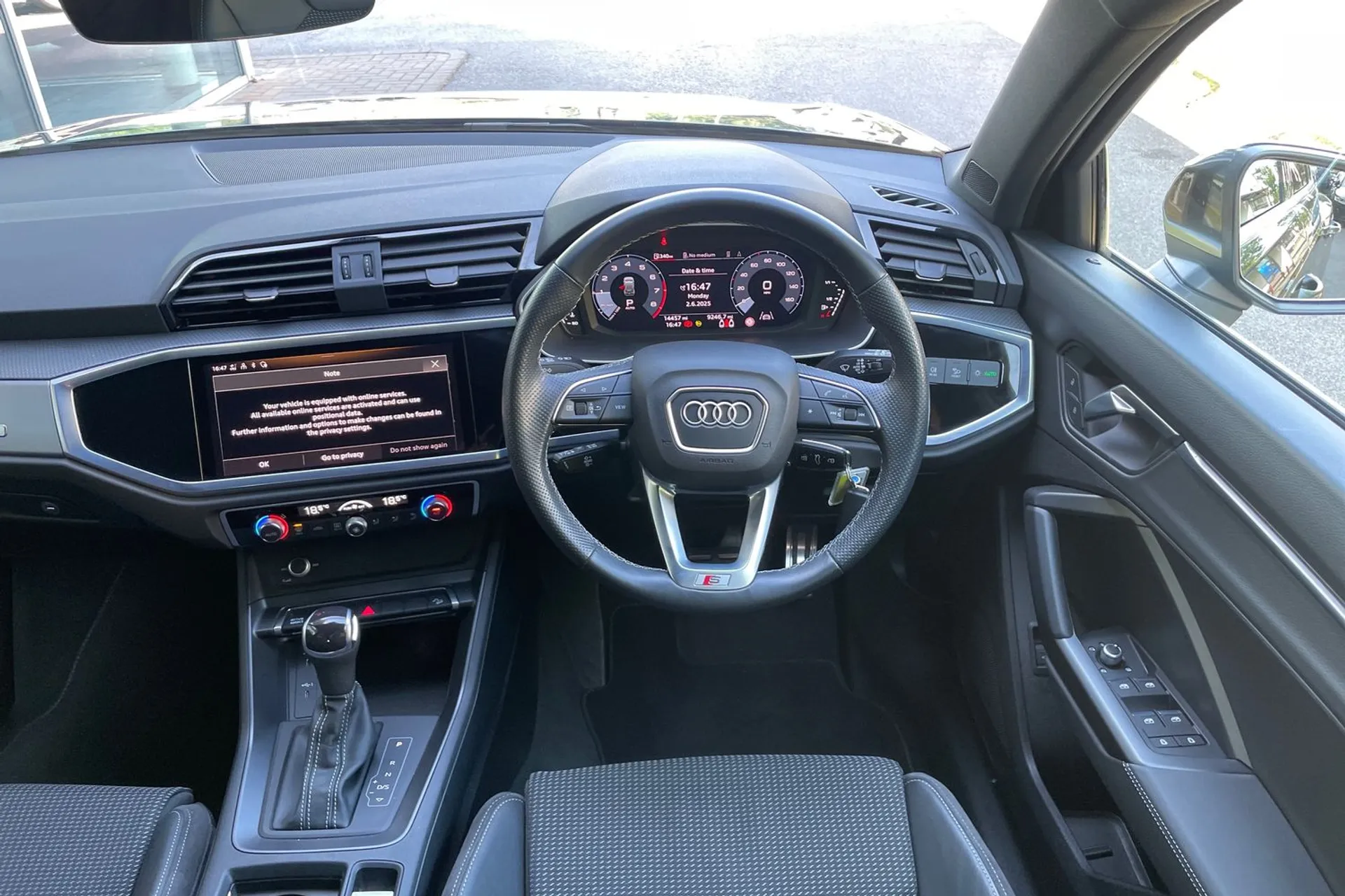 Audi Q3 thumbnail image number 33