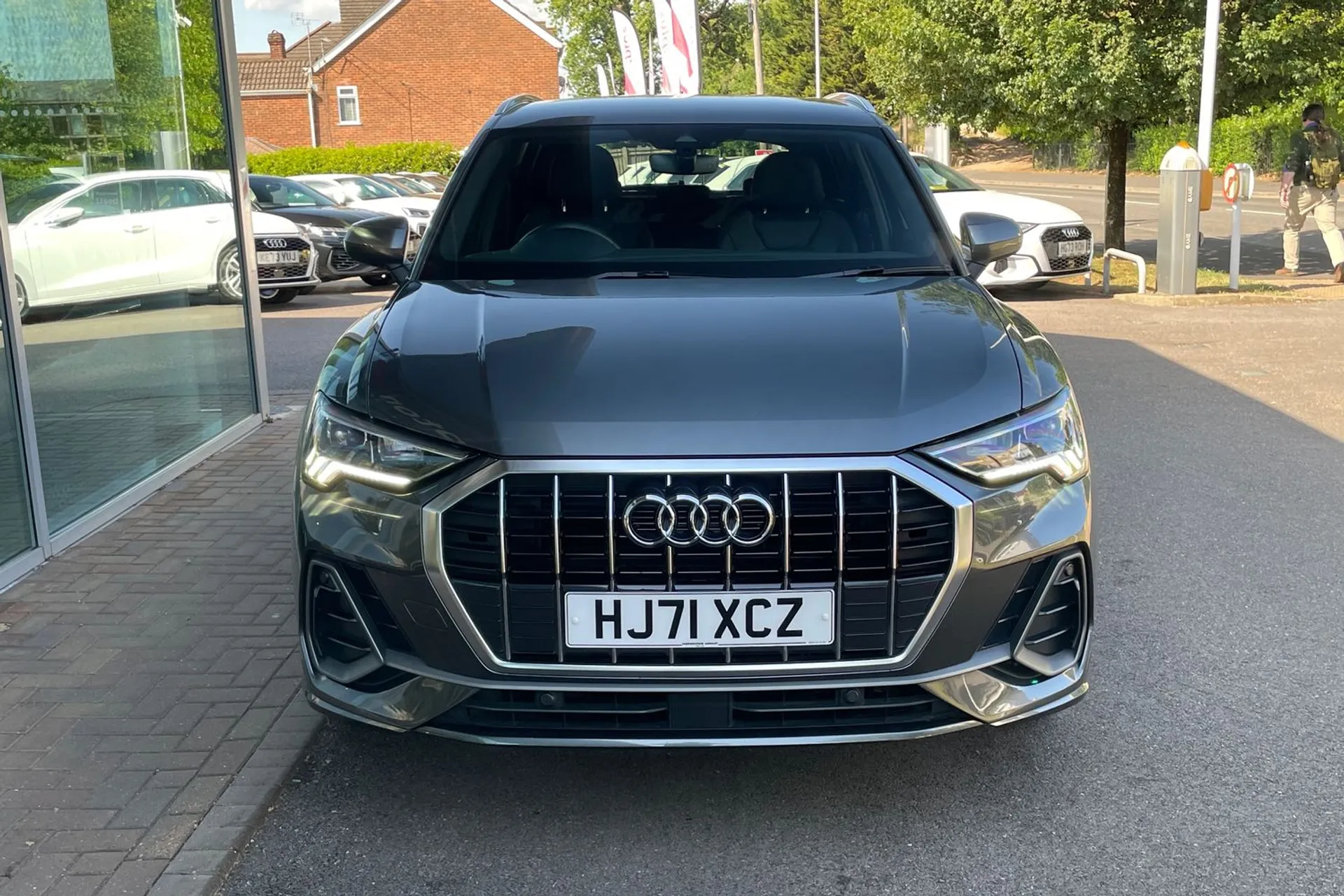 Audi Q3 thumbnail image number 10