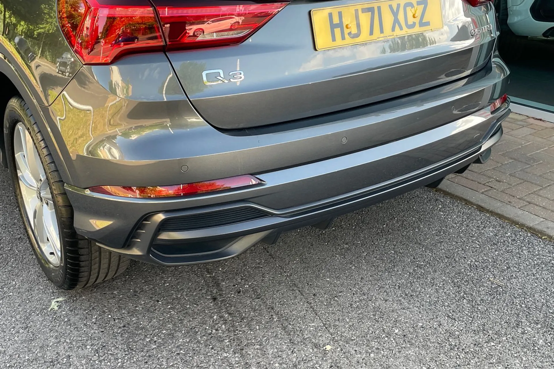 Audi Q3 thumbnail image number 16