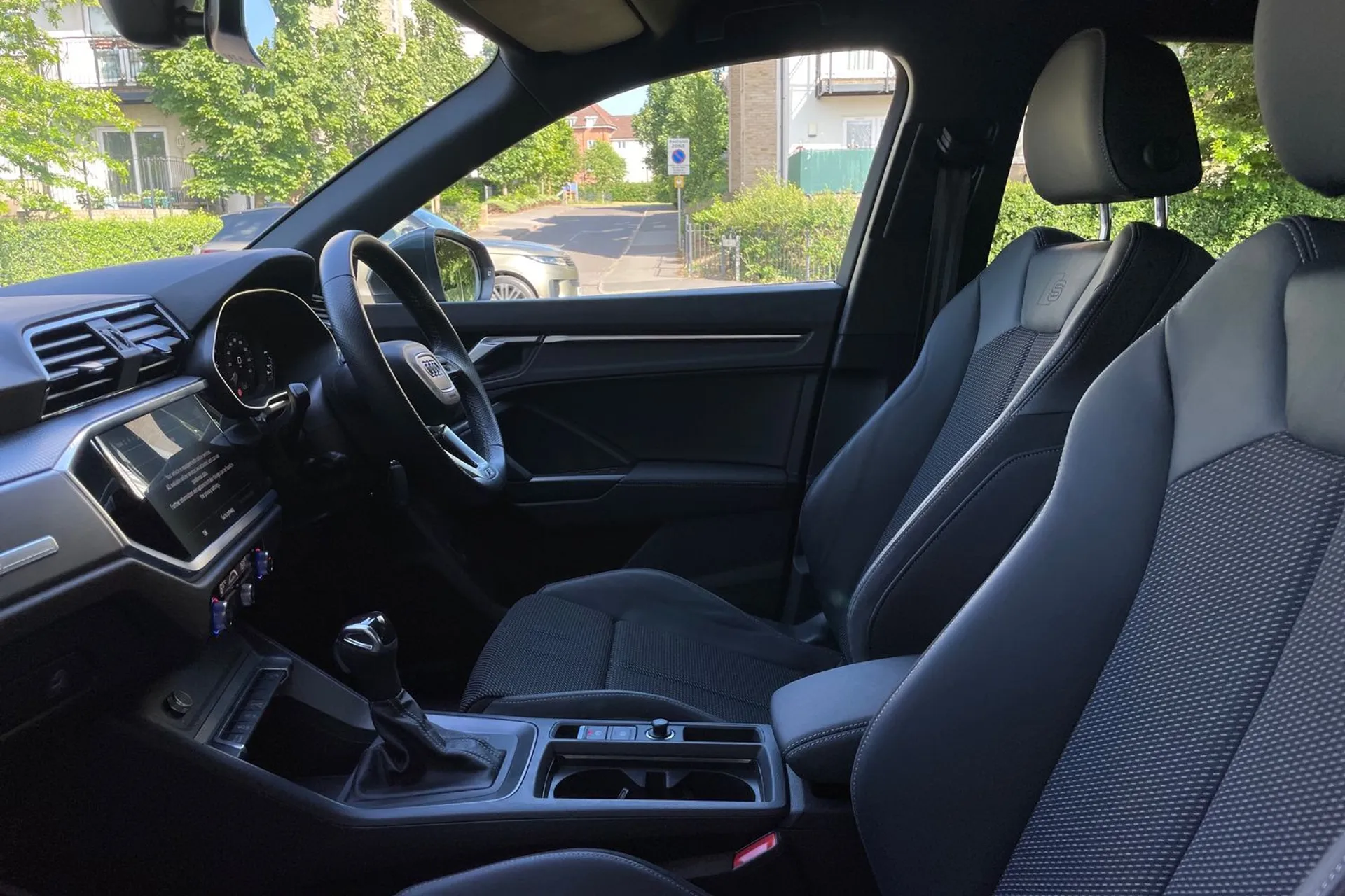 Audi Q3 thumbnail image number 27