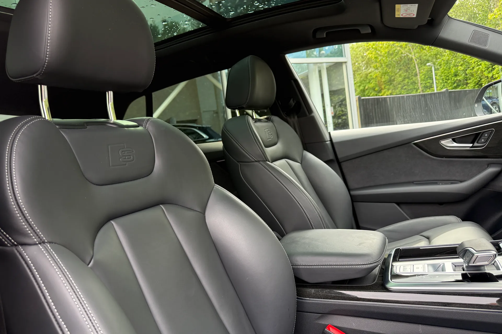 Audi Q8 thumbnail image number 32