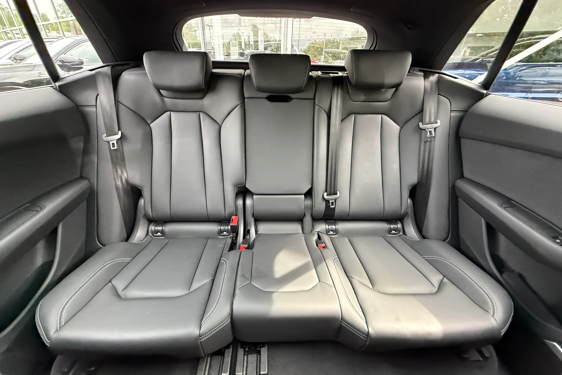 Audi Q8 thumbnail image number 28