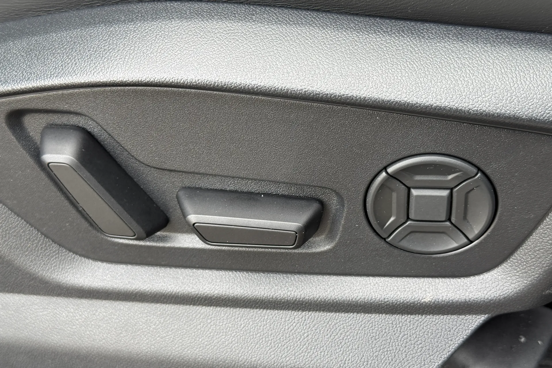 Audi Q8 thumbnail image number 30