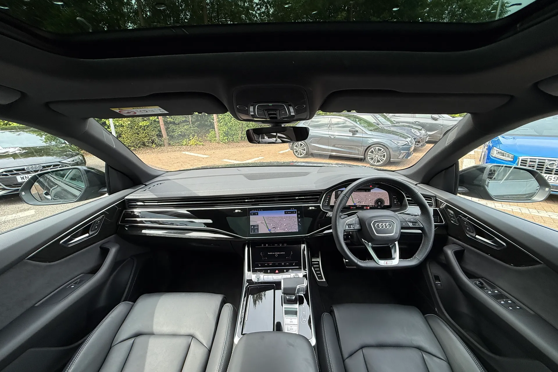 Audi Q8 thumbnail image number 3