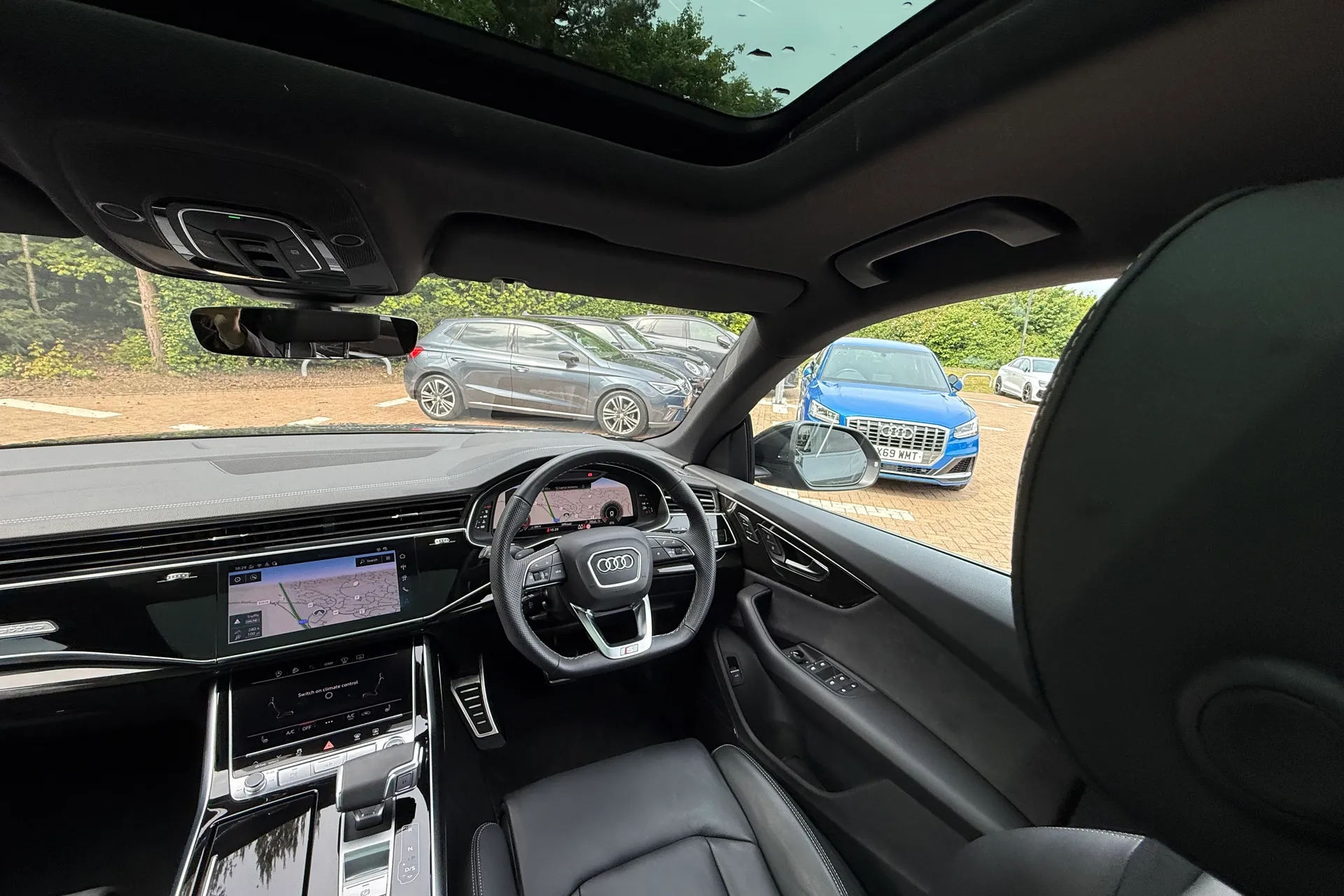 Audi Q8 thumbnail image number 44