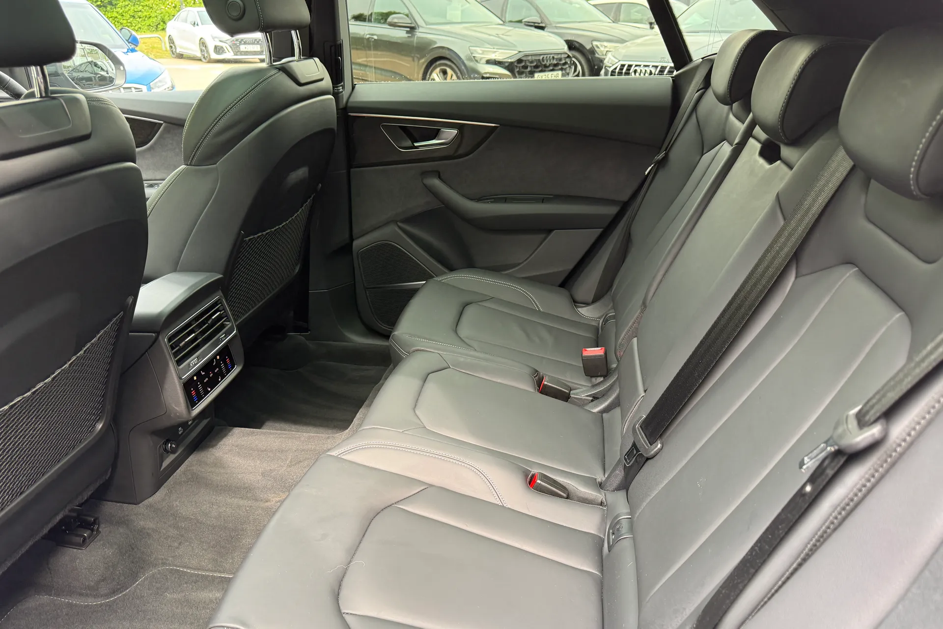 Audi Q8 thumbnail image number 57