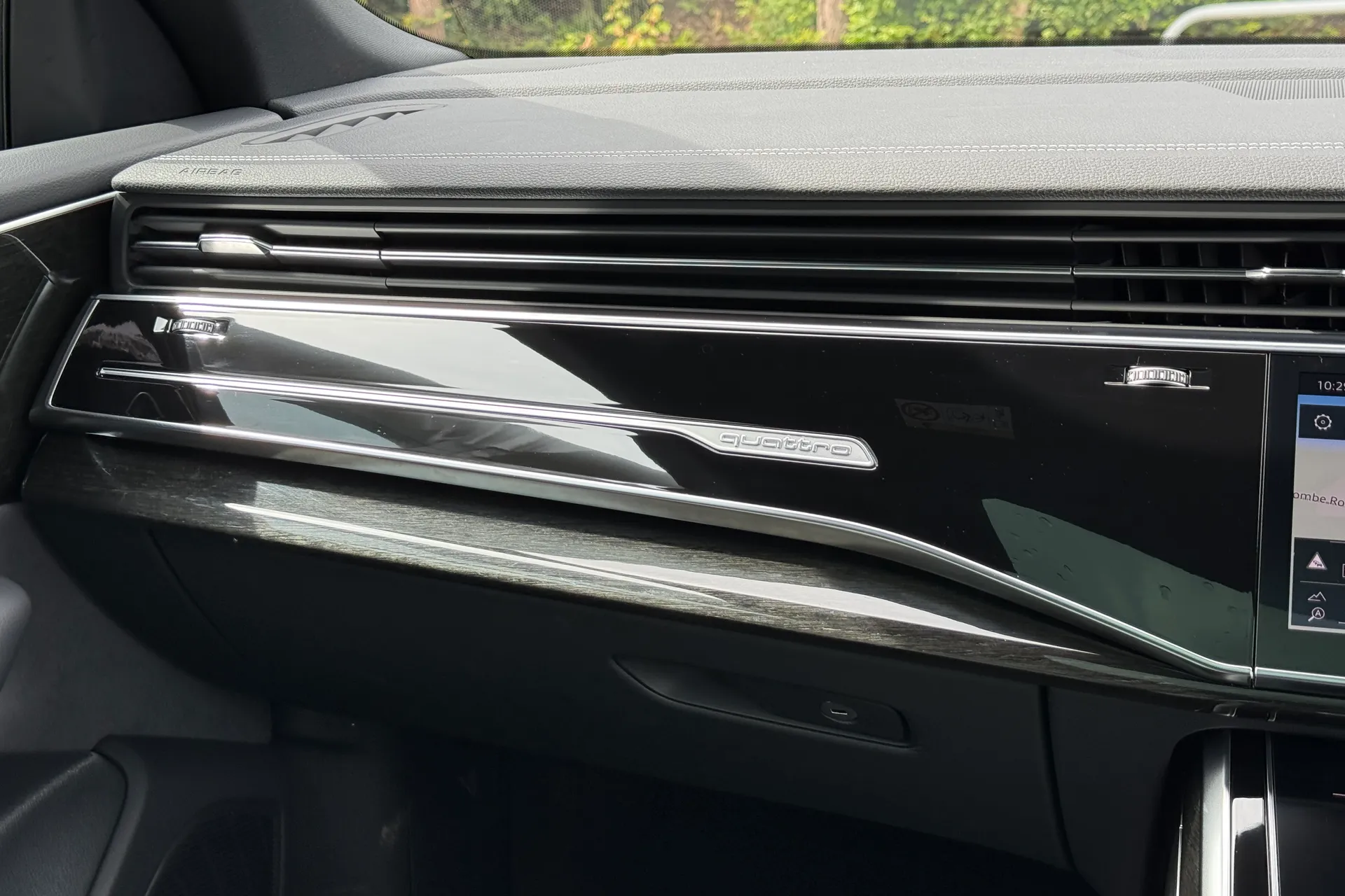 Audi Q8 thumbnail image number 42