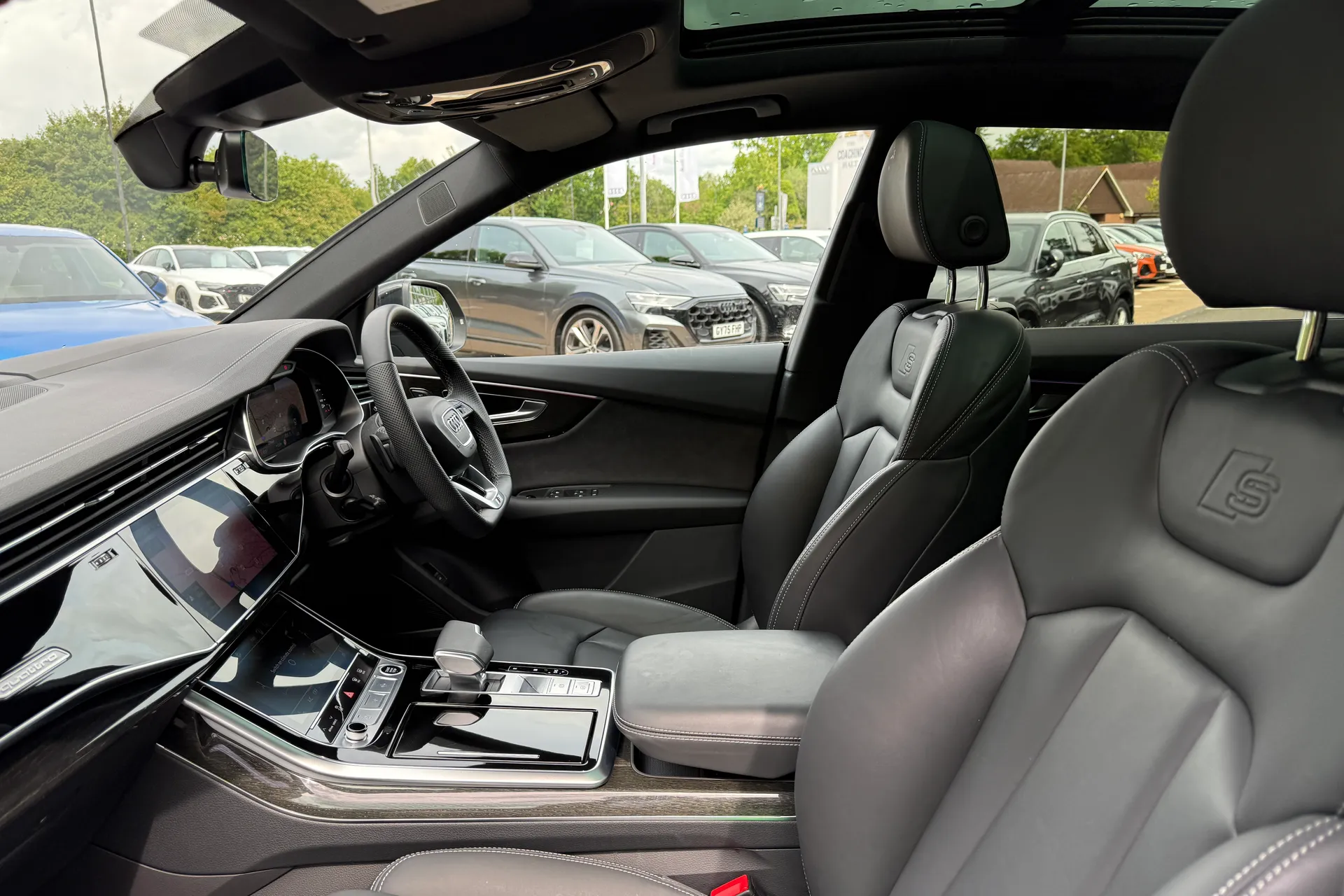 Audi Q8 thumbnail image number 60