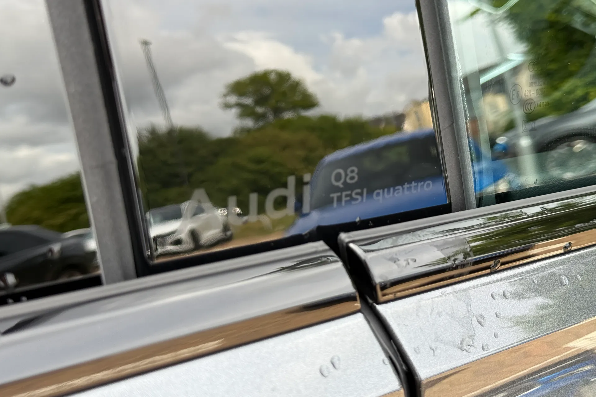 Audi Q8 thumbnail image number 15