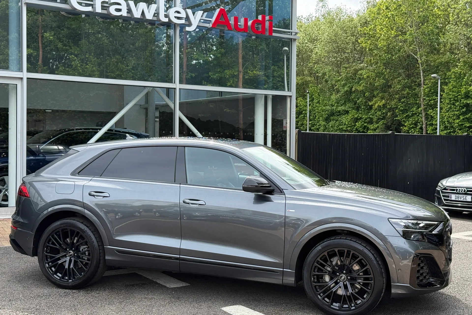 Audi Q8 thumbnail image number 2