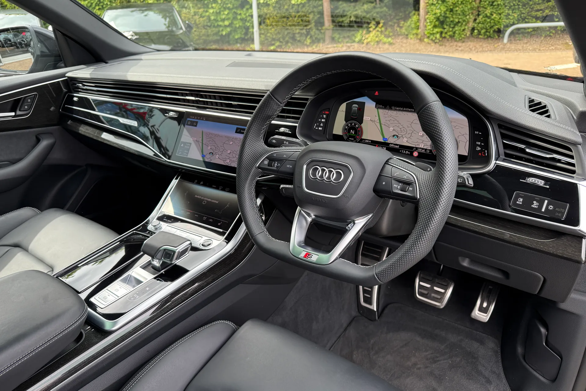 Audi Q8 thumbnail image number 31