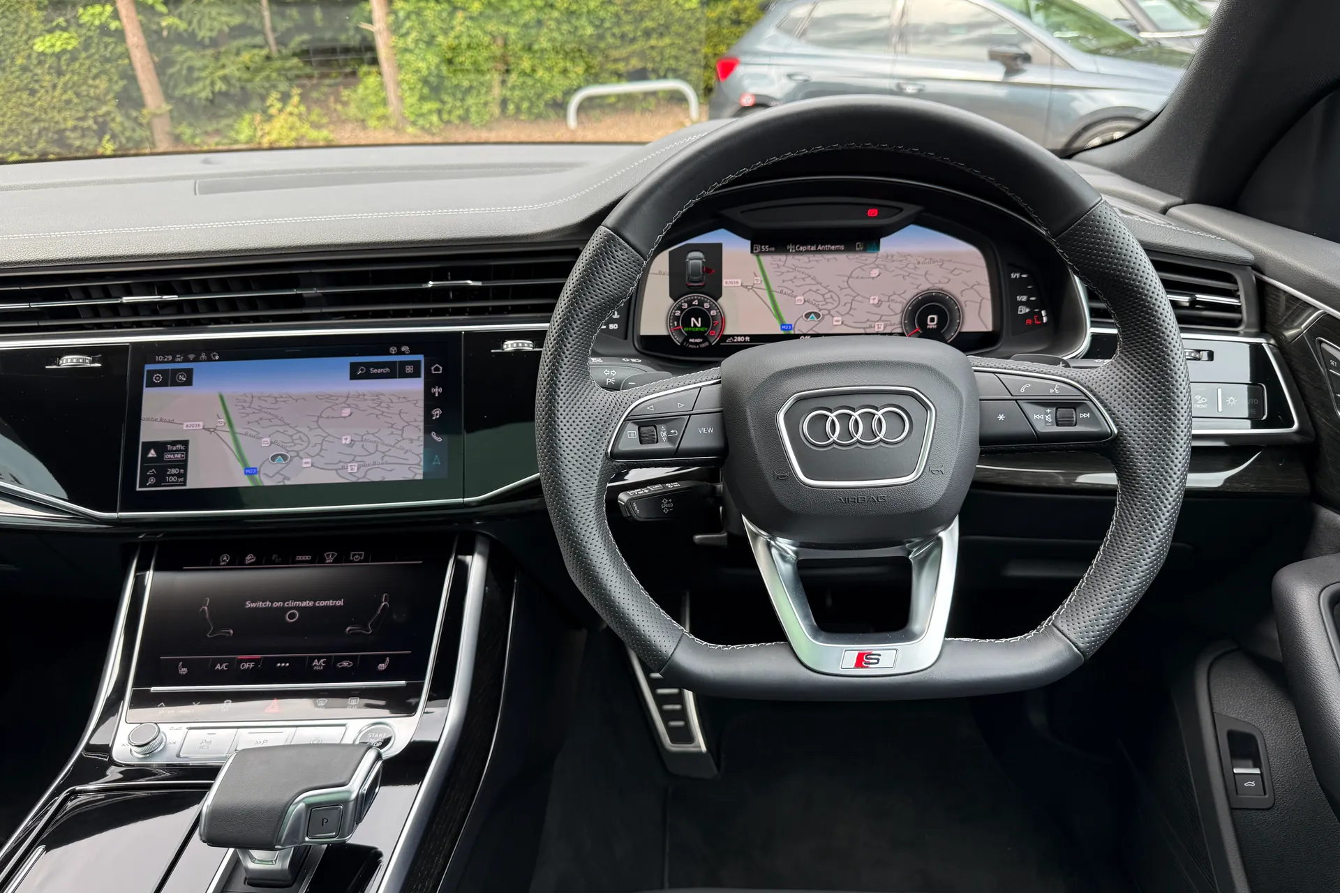 Audi Q8 thumbnail image number 5