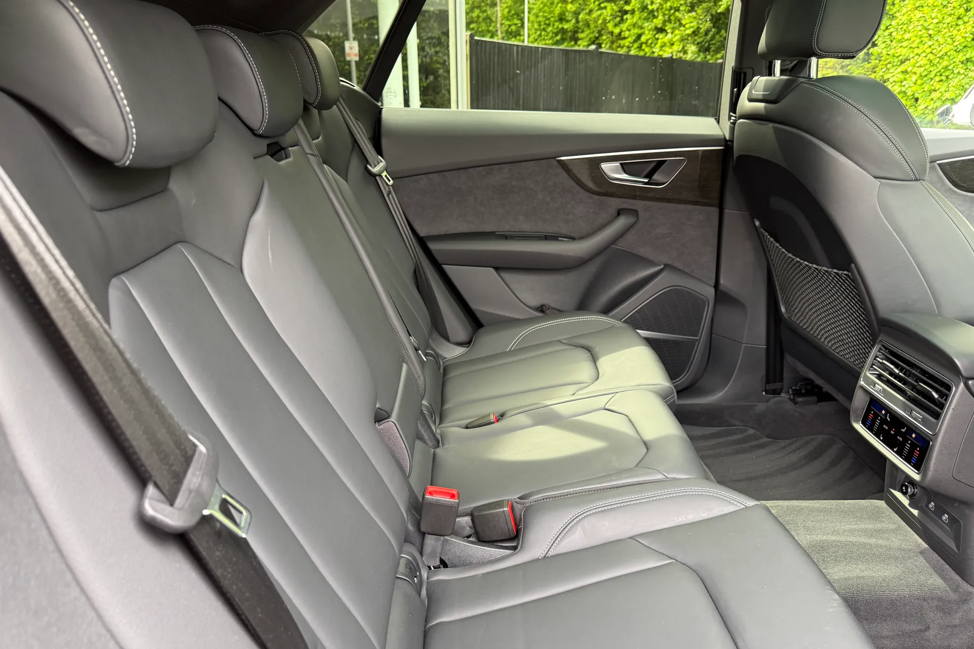 Audi Q8 thumbnail image number 39