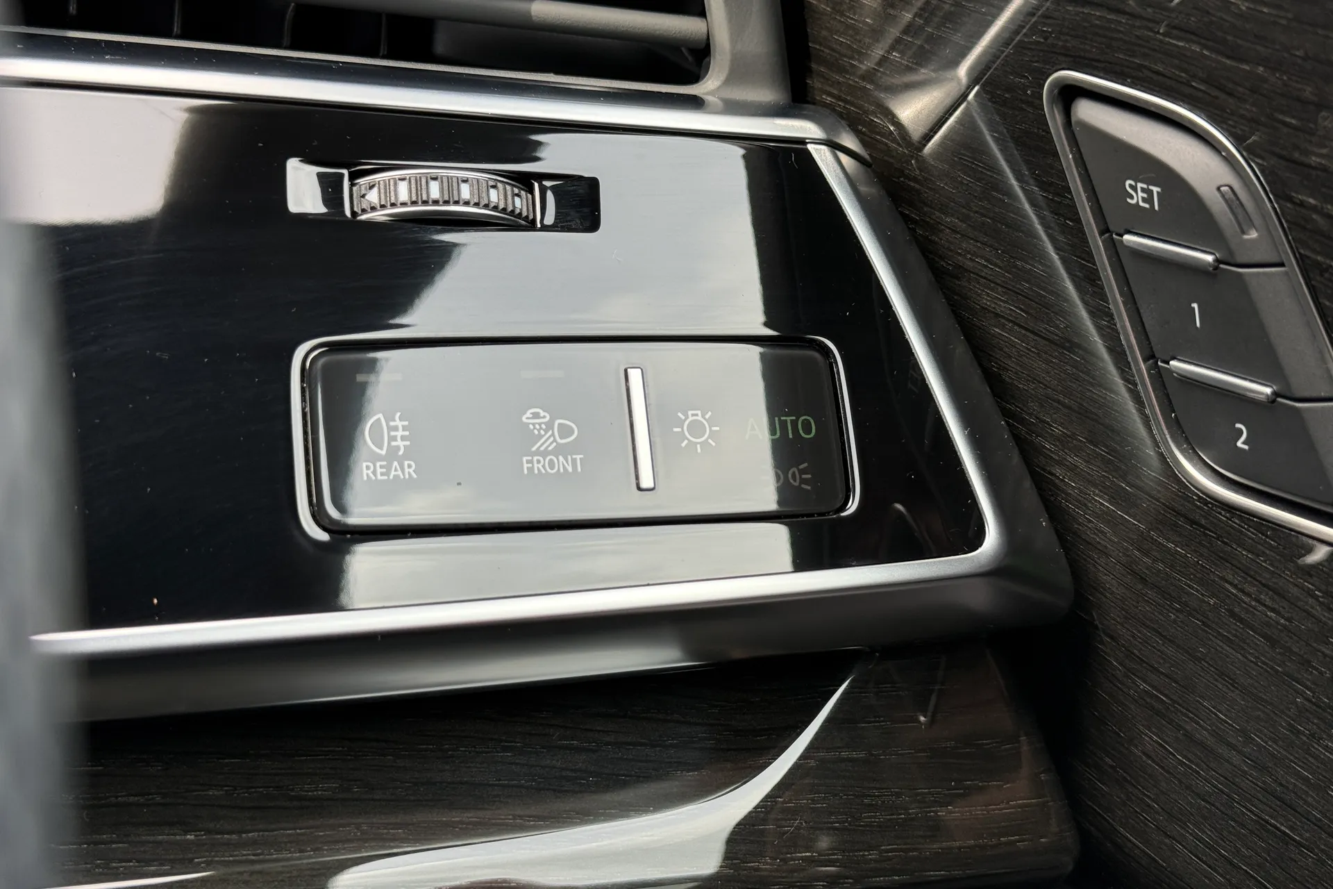Audi Q8 thumbnail image number 22