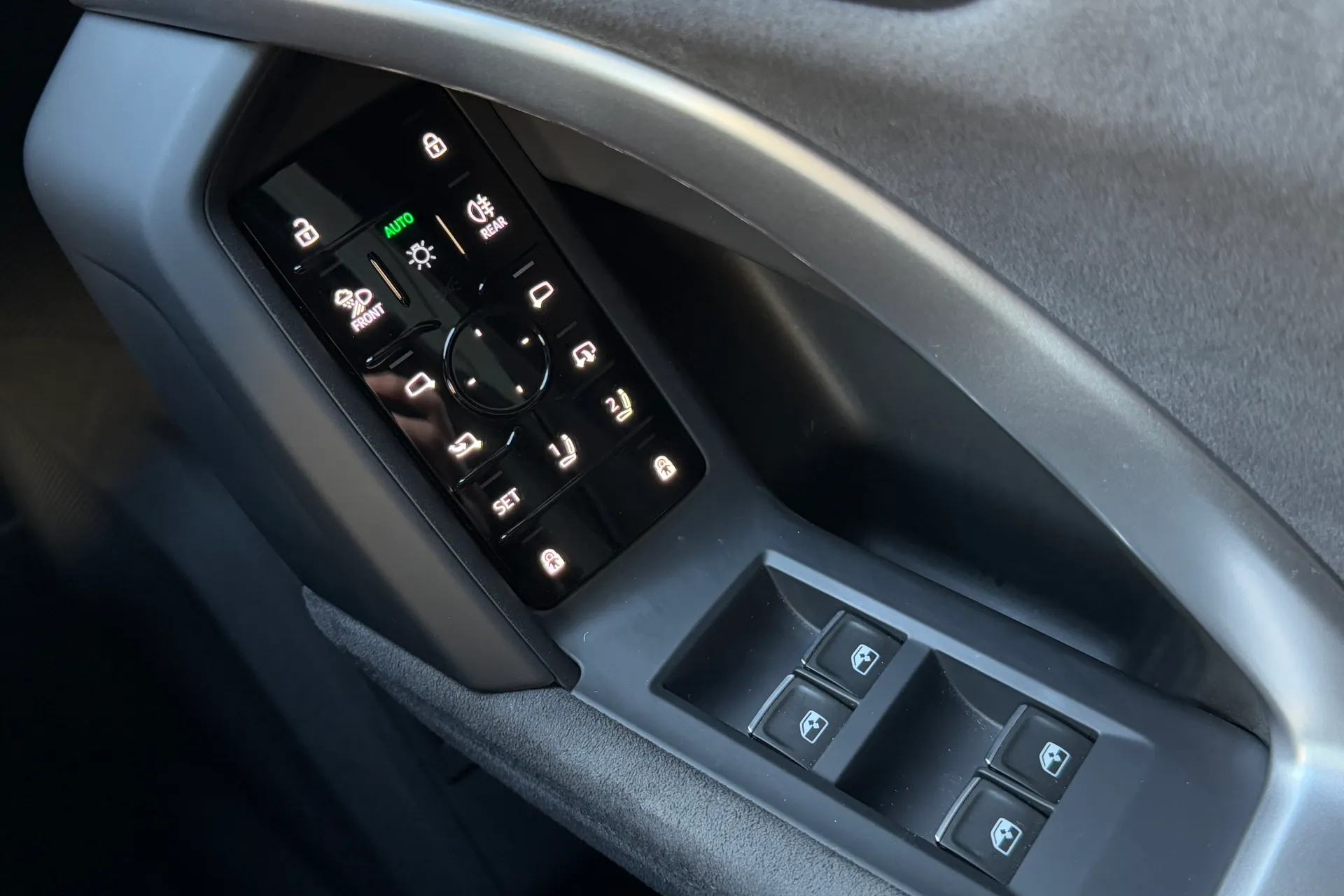 Audi Q5 thumbnail image number 25