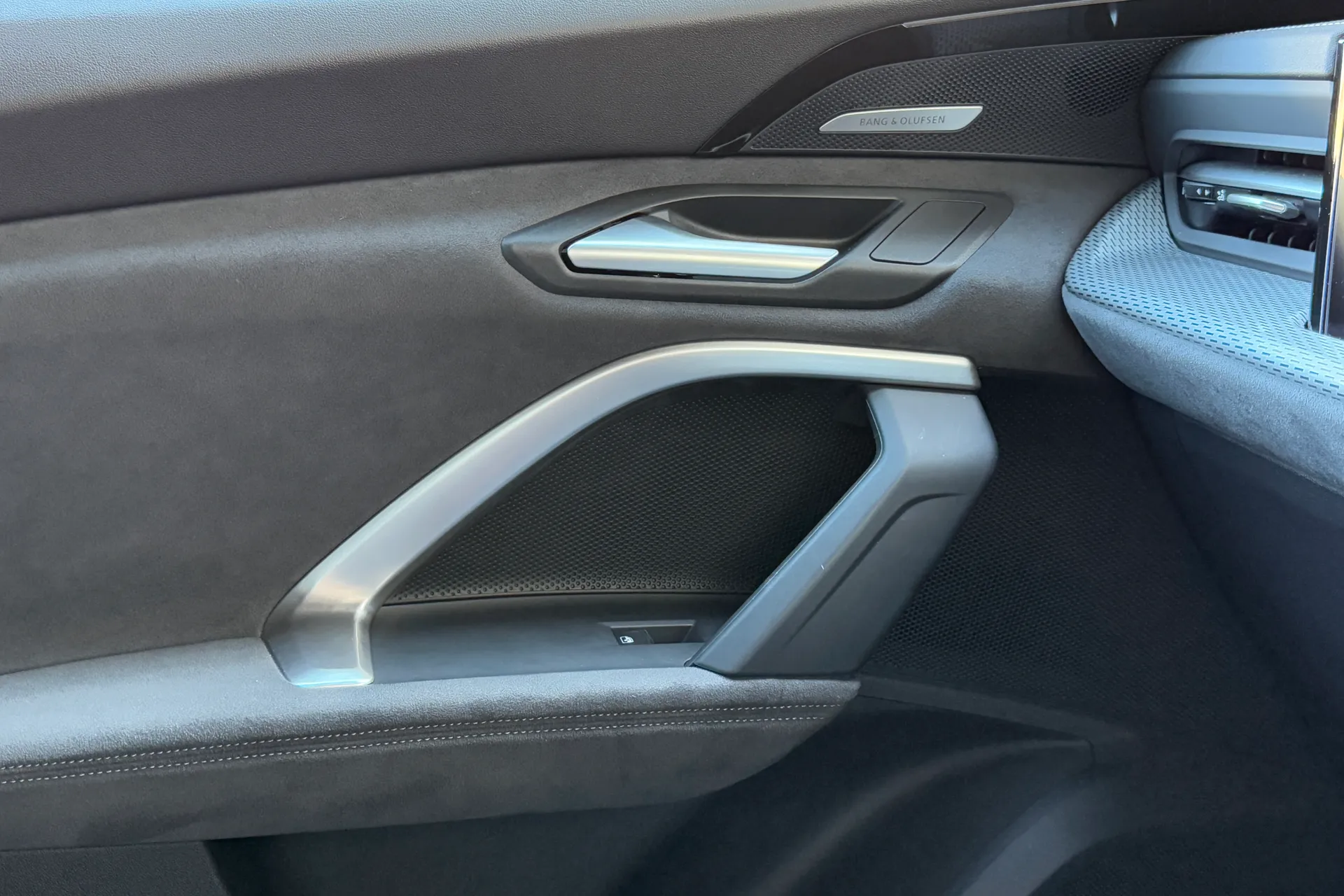 Audi Q5 thumbnail image number 21