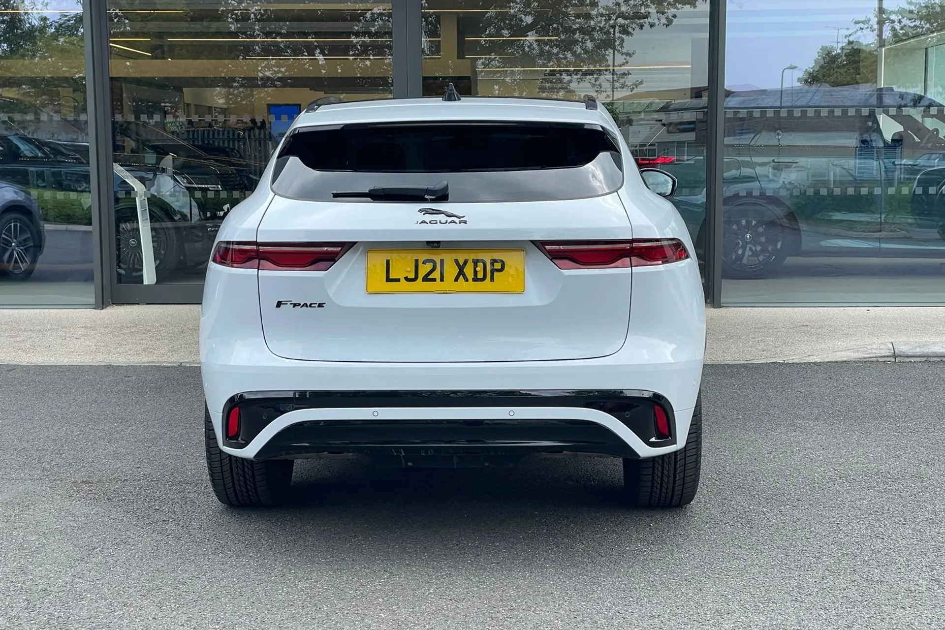 Jaguar F-PACE thumbnail image number 8