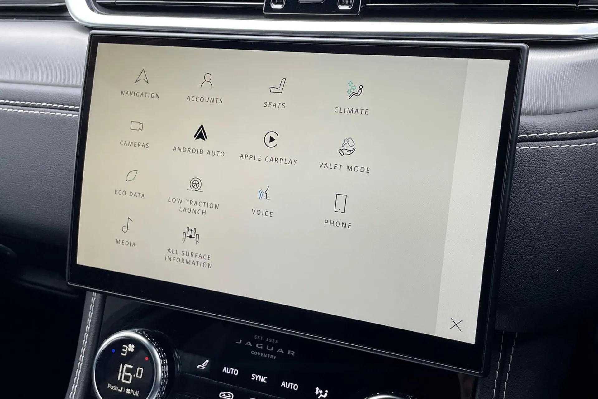 Jaguar F-PACE thumbnail image number 47