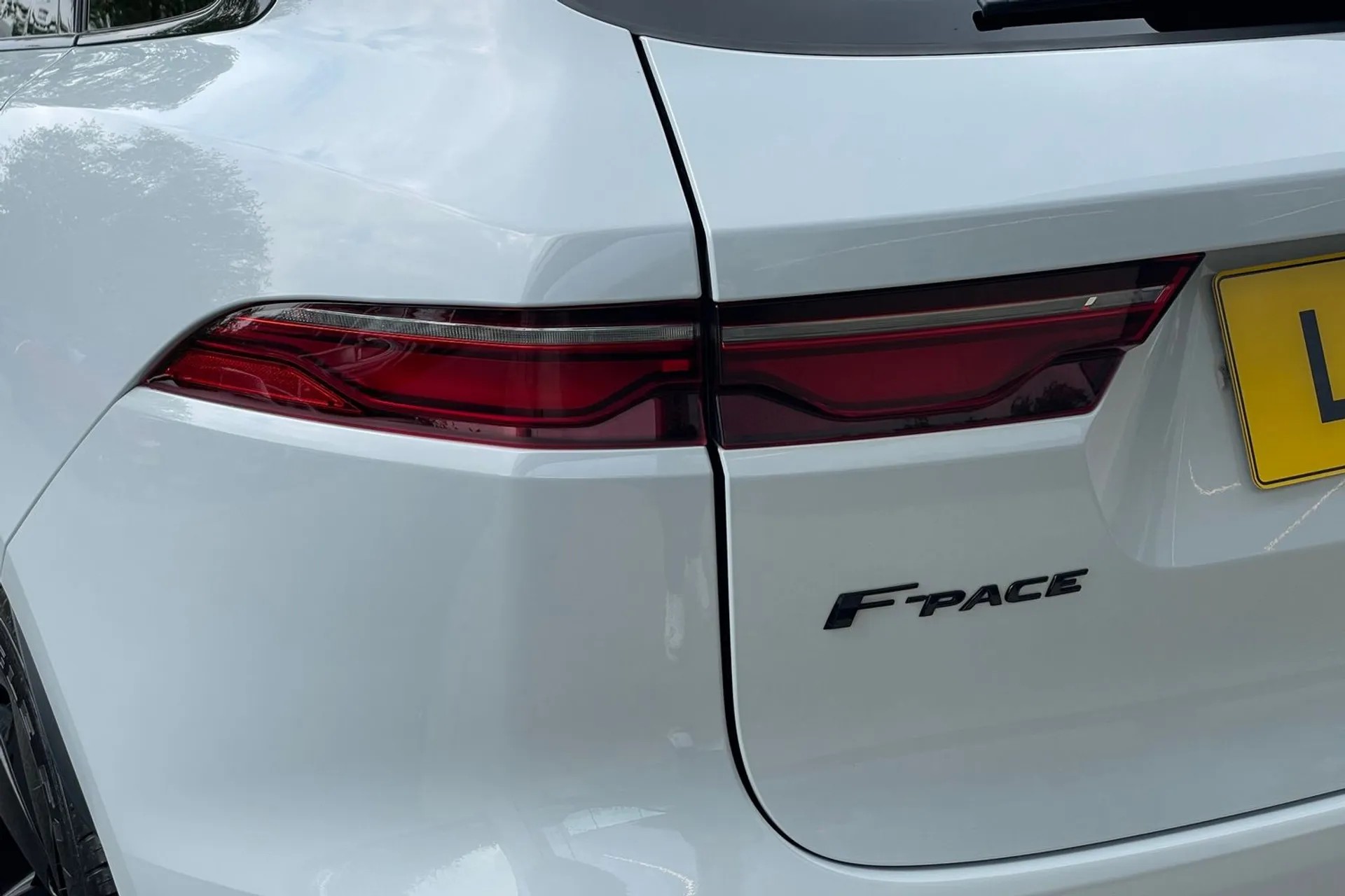 Jaguar F-PACE thumbnail image number 63