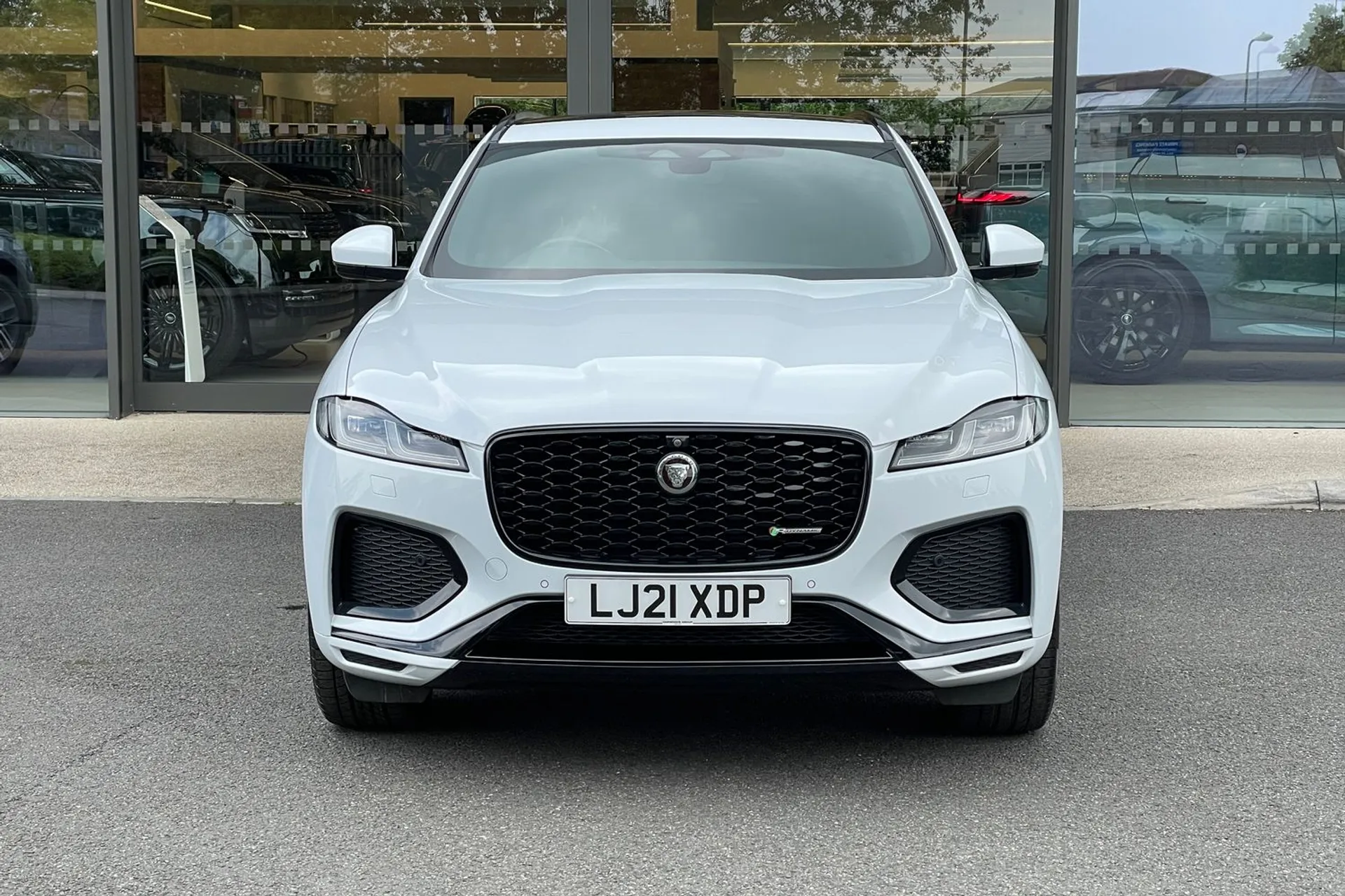 Jaguar F-PACE thumbnail image number 6