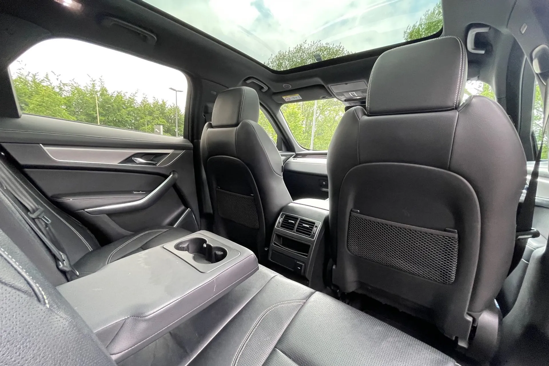 Jaguar F-PACE thumbnail image number 44