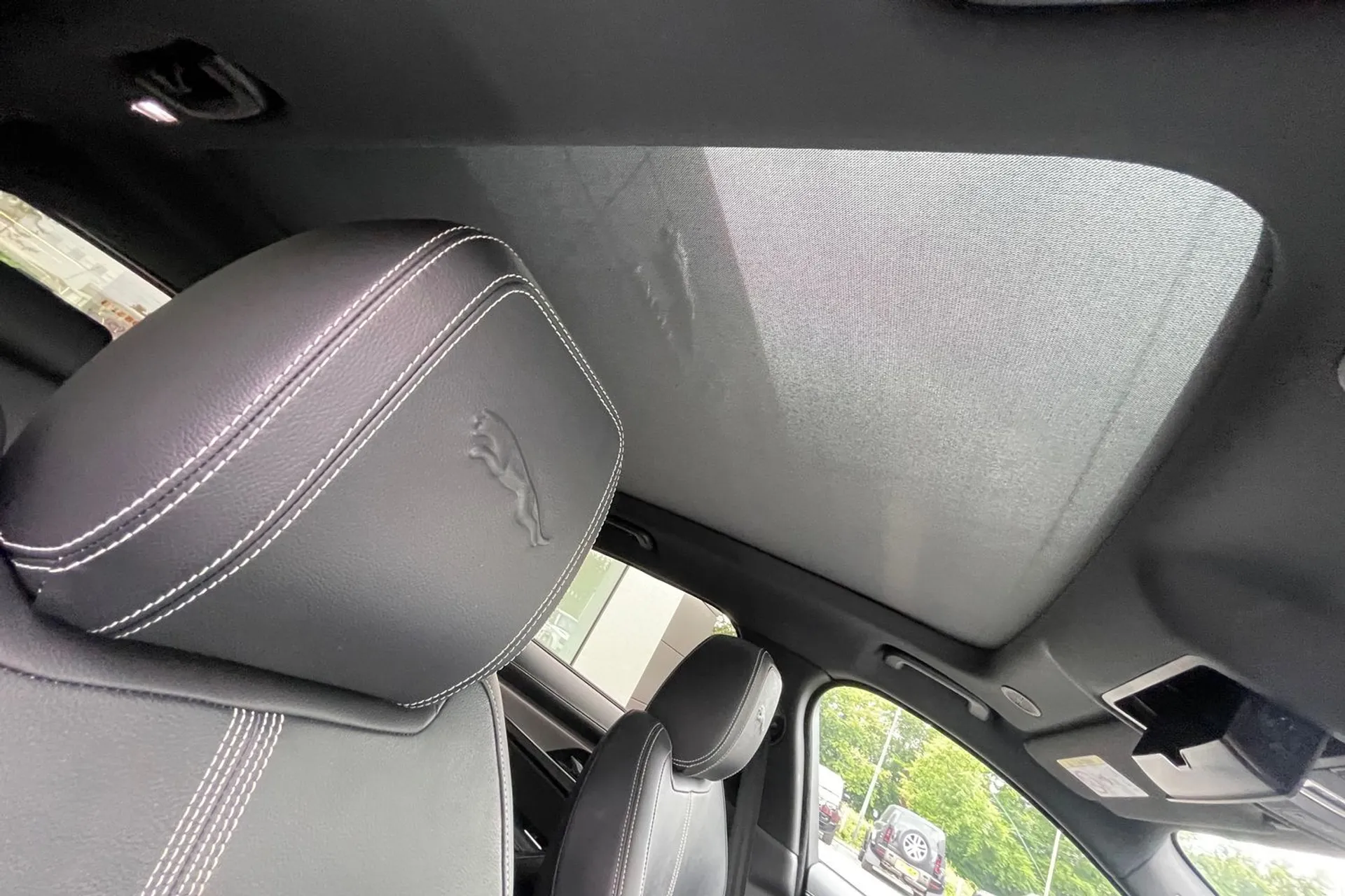 Jaguar F-PACE thumbnail image number 37