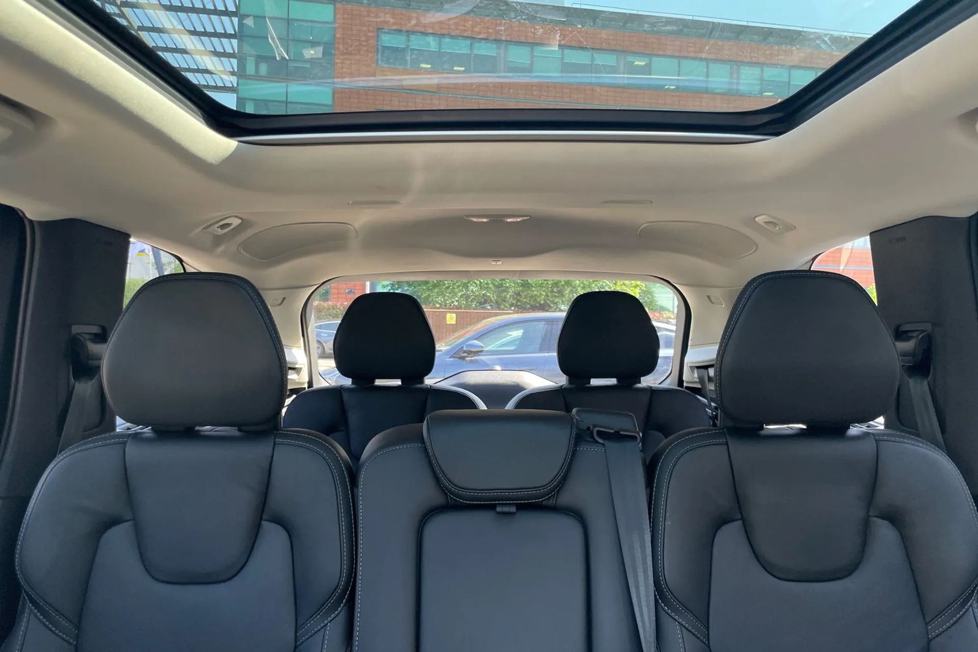 Volvo XC90 thumbnail image number 6