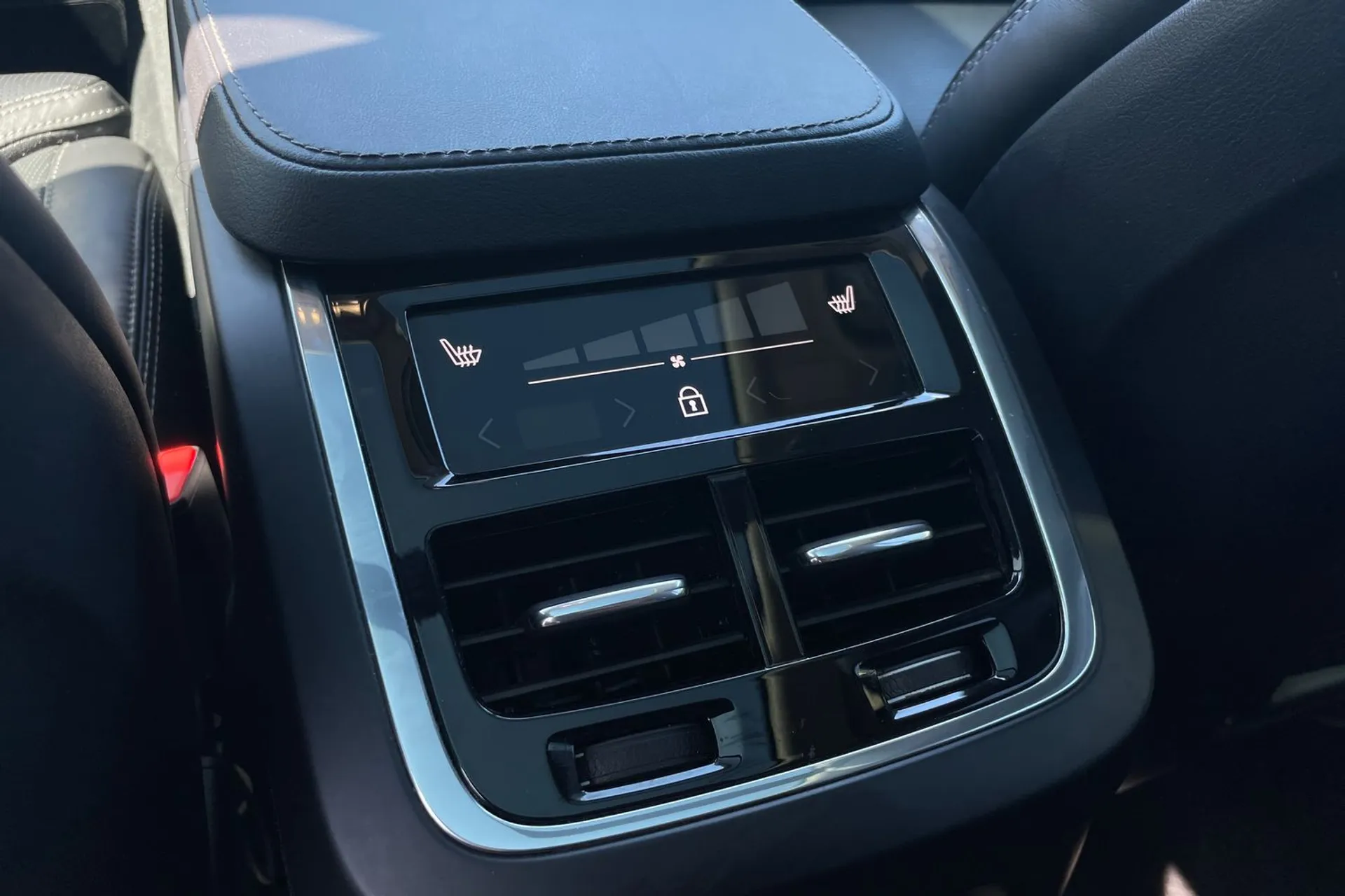 Volvo XC90 thumbnail image number 33