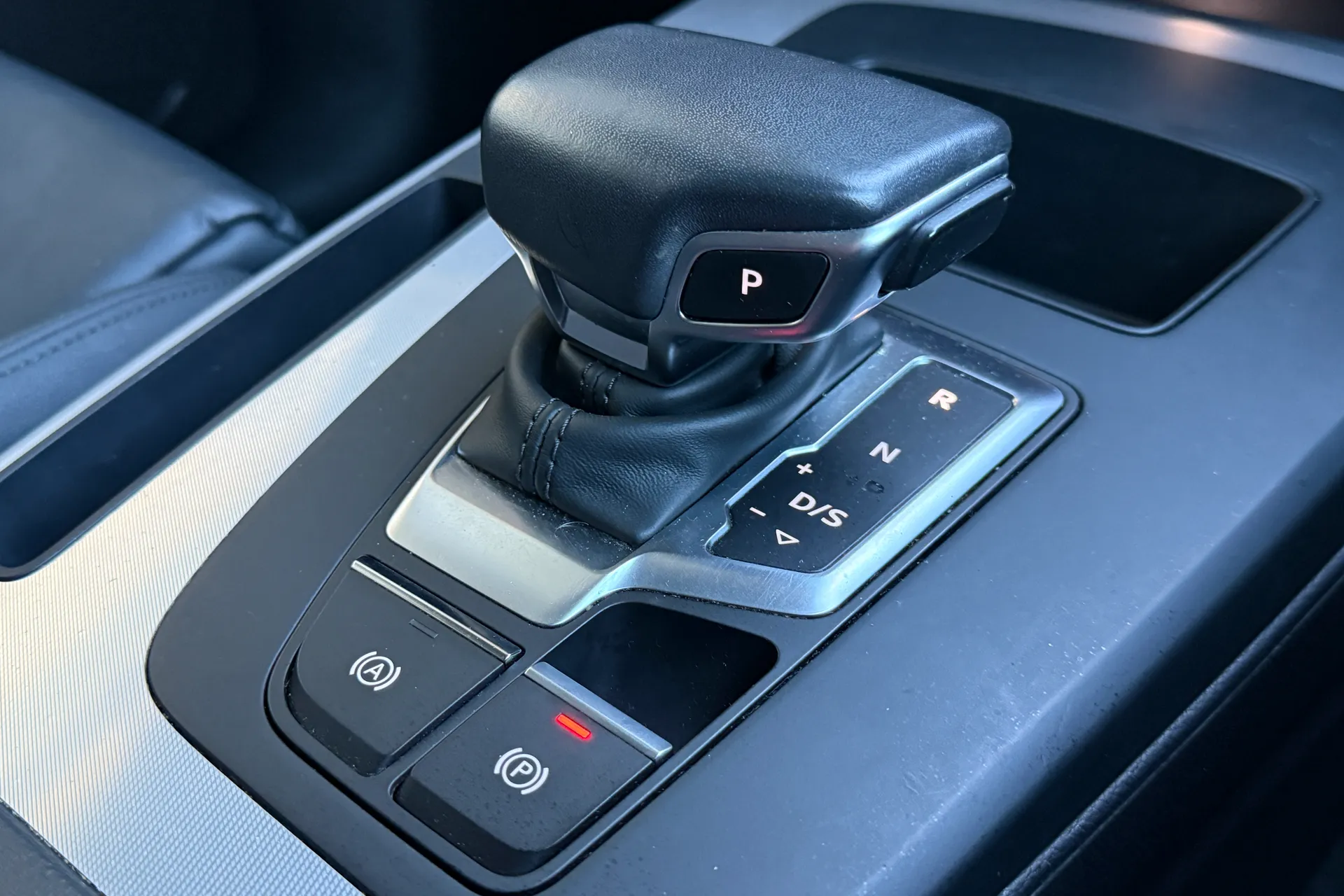 Audi Q5 thumbnail image number 25