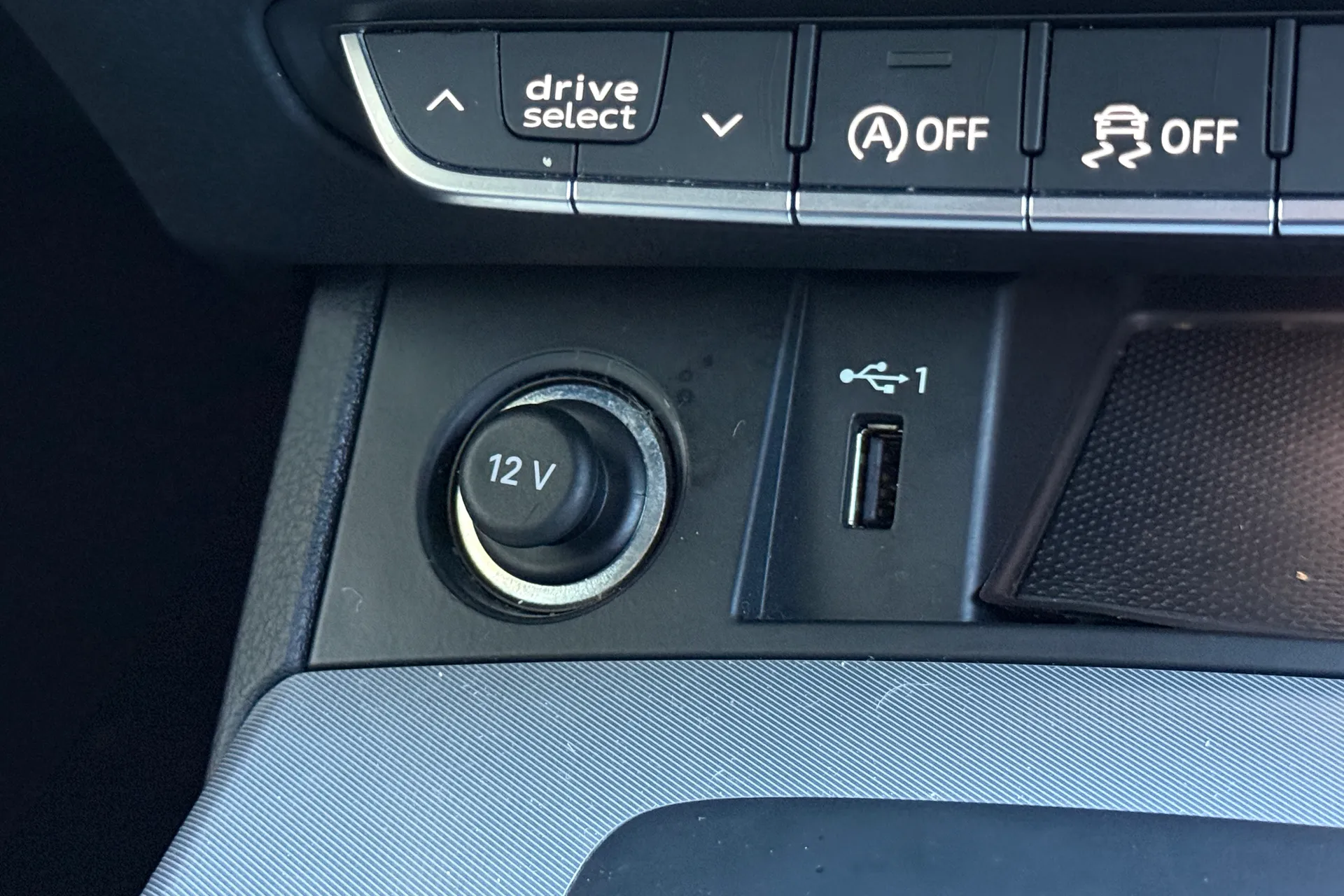 Audi Q5 thumbnail image number 22