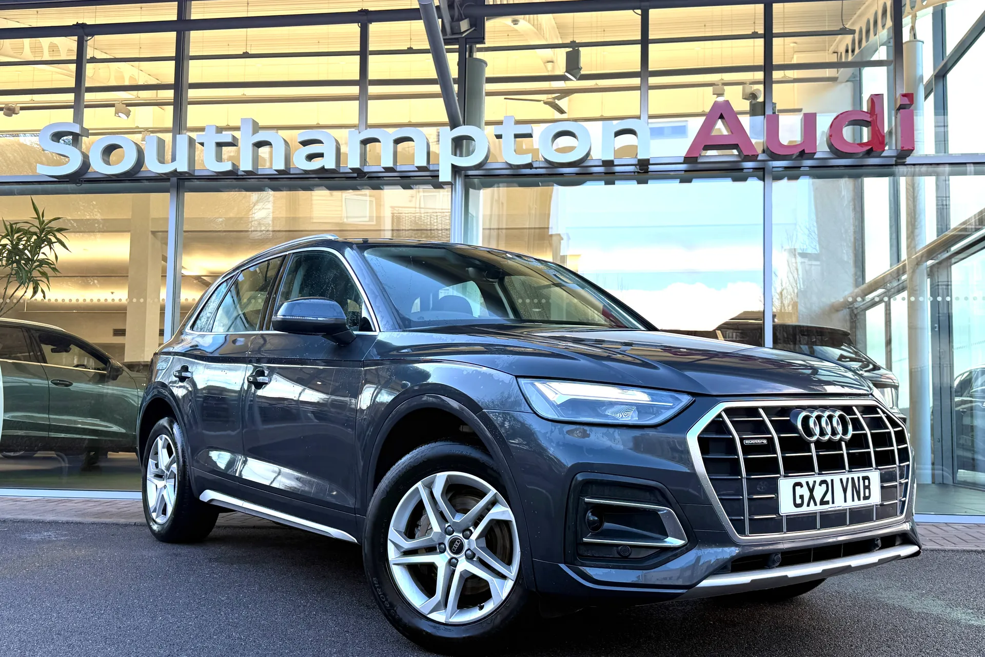 Audi Q5 focused image